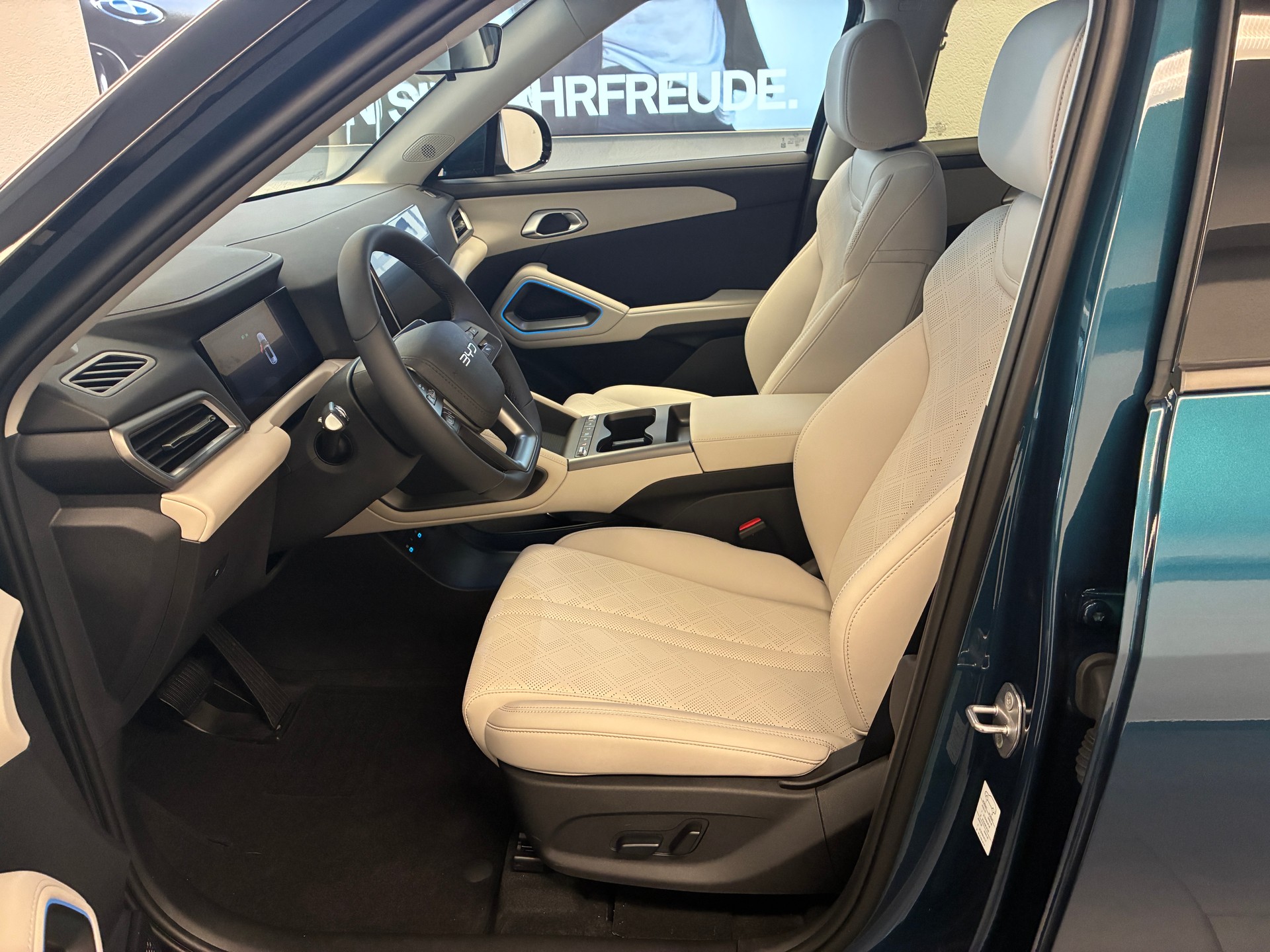 BYD Atto 2 DM-i Boost-image-7