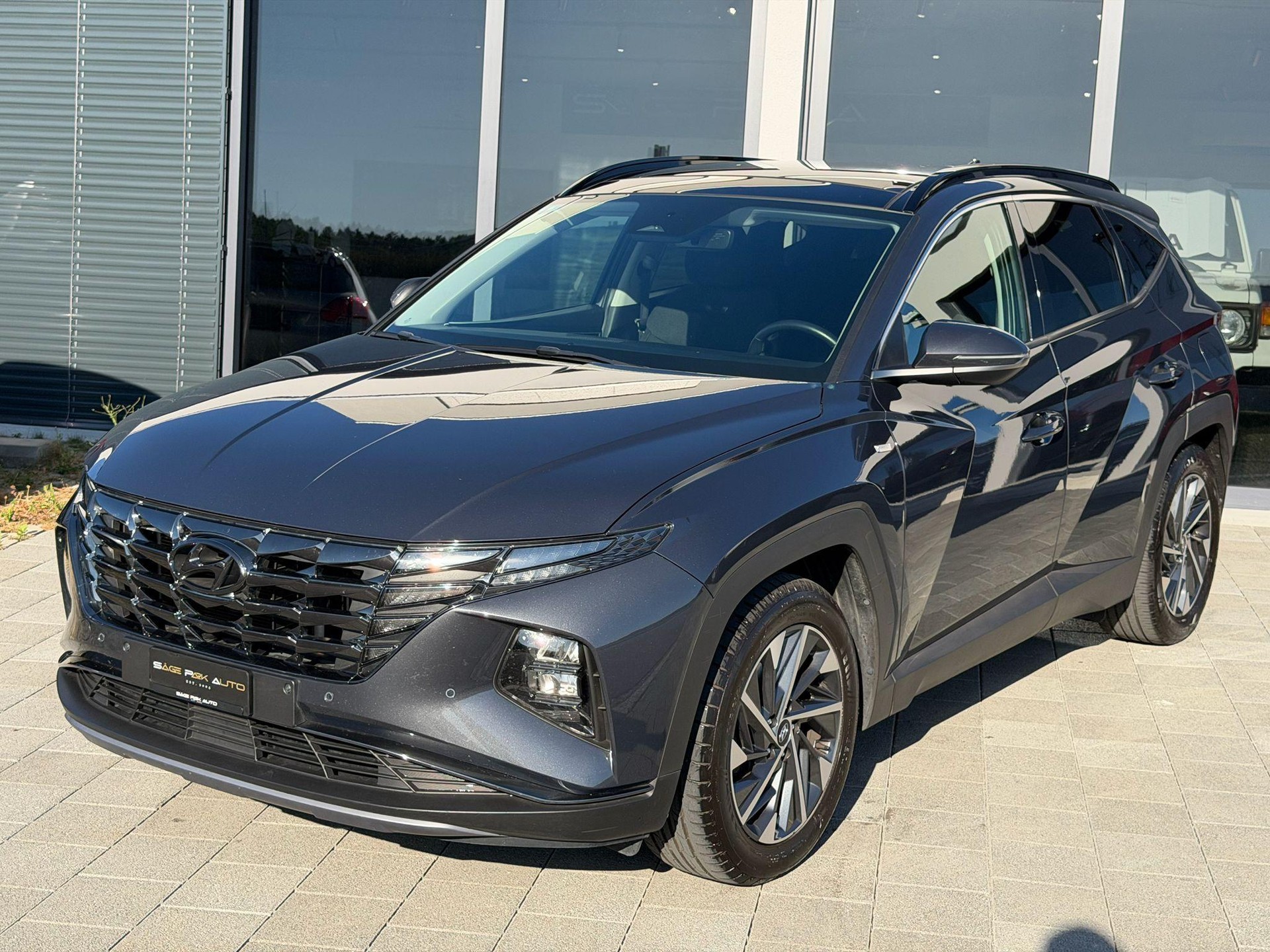 HYUNDAI Tucson 1.6 T-GDi Amplia 4WD-showroom-element-3