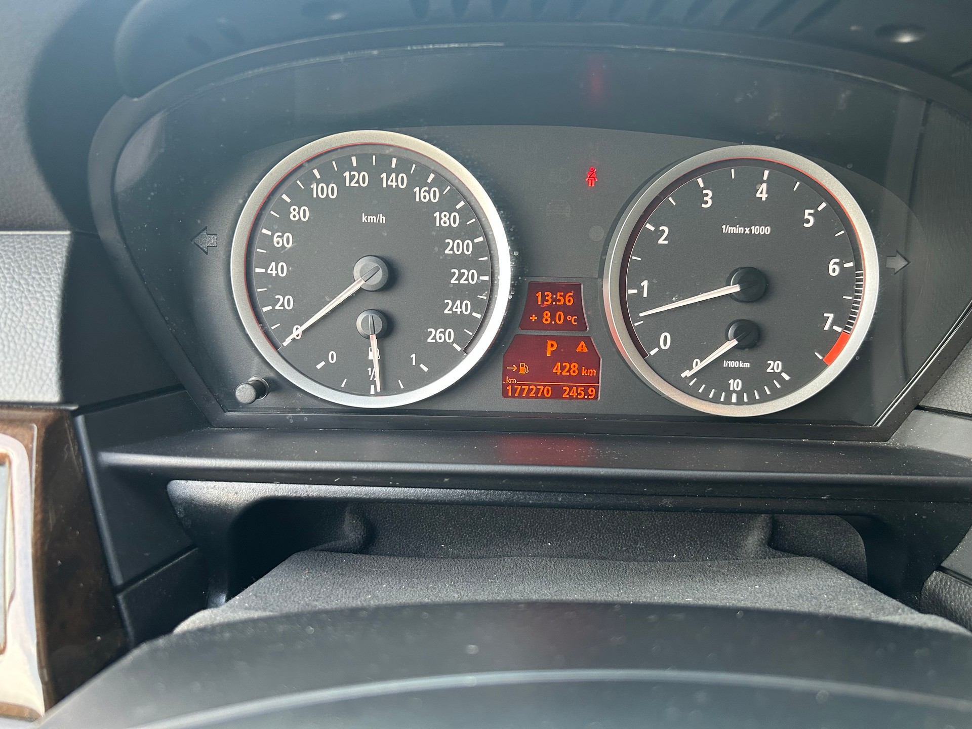 BMW 525xi-image-6