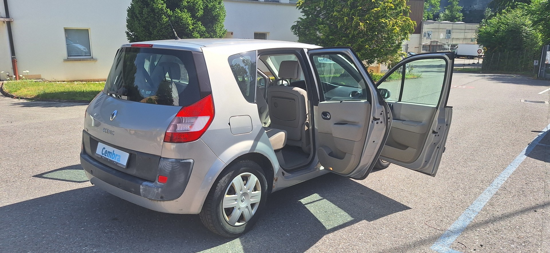 RENAULT Scénic 2.0 16V Expression-image-17