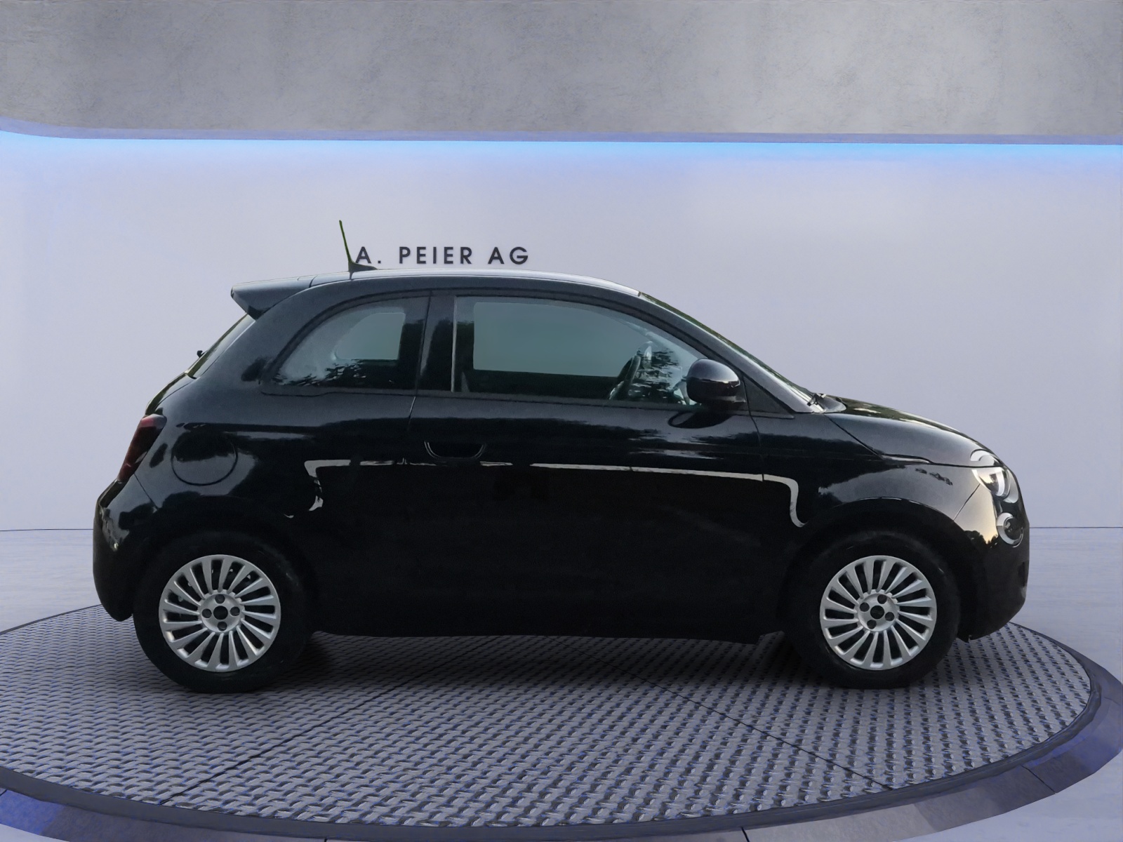 FIAT 500 electric 70 kW Action-image-7