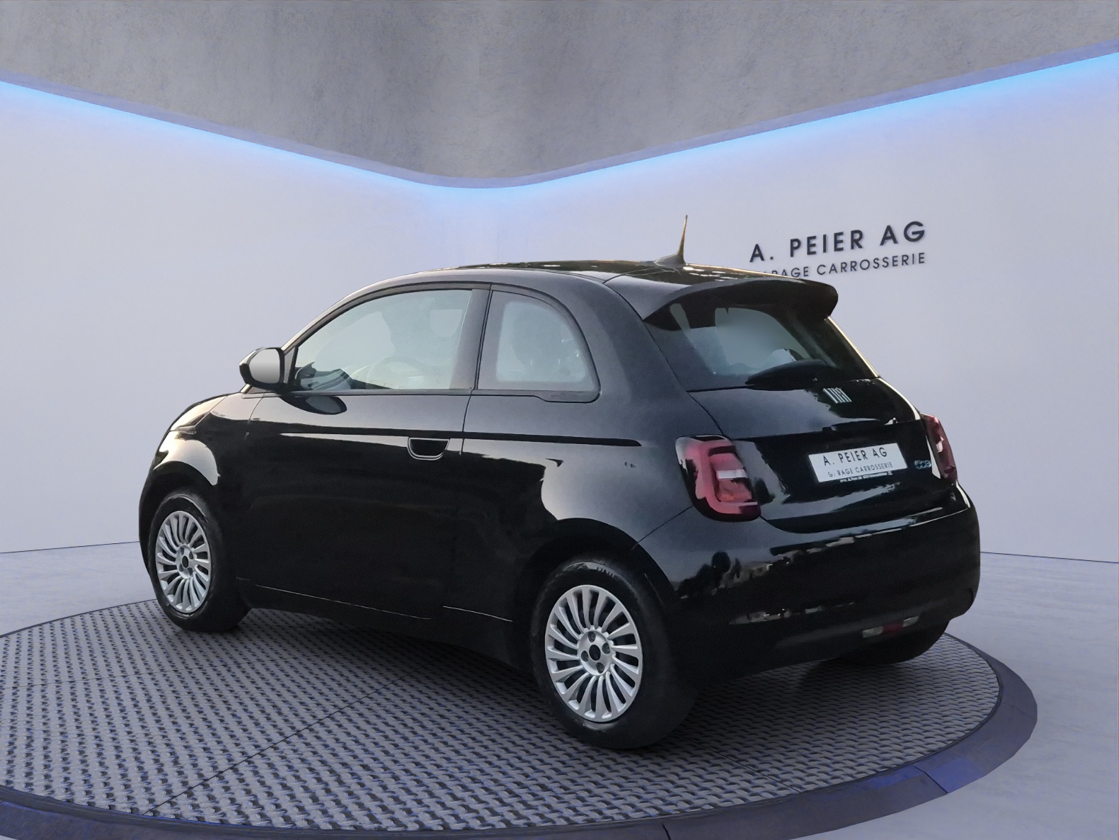 FIAT 500 electric 70 kW Action-showroom-element-2