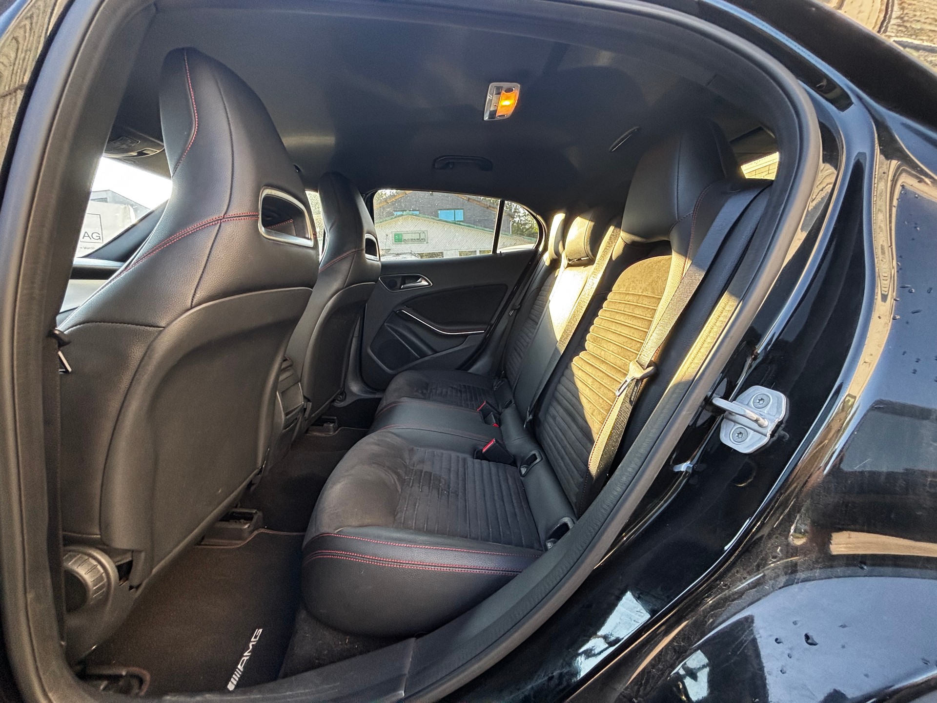 MERCEDES-BENZ GLA 250 AMG Line 4Matic 7G-DCT-image-10