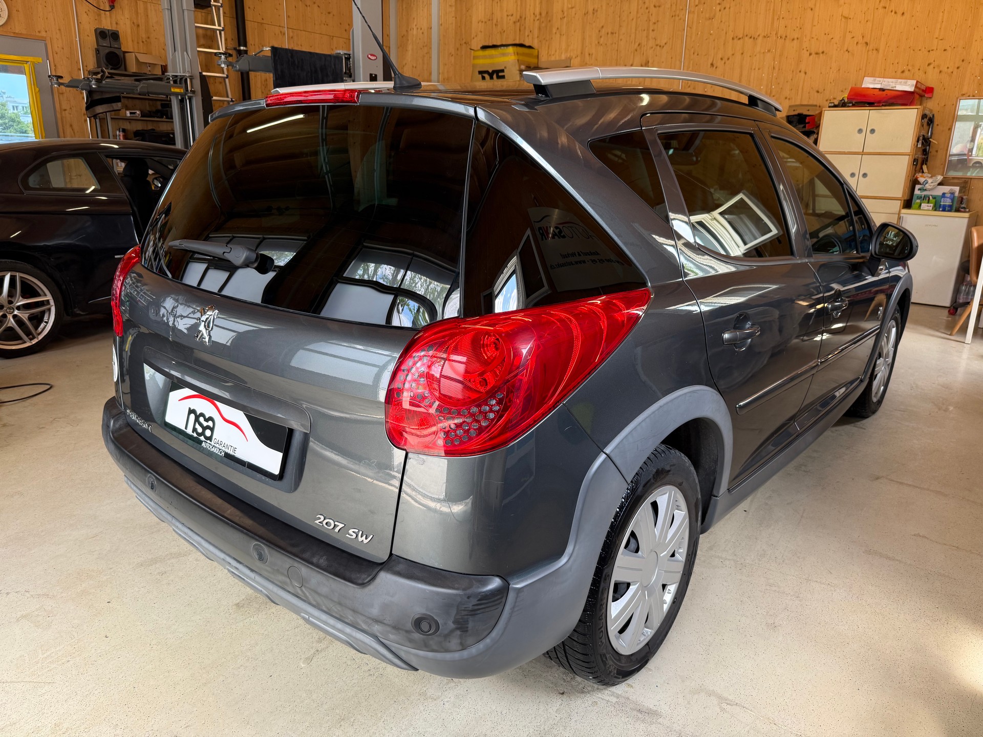 PEUGEOT 207 SW 1.6 HDI Active-showroom-element-3