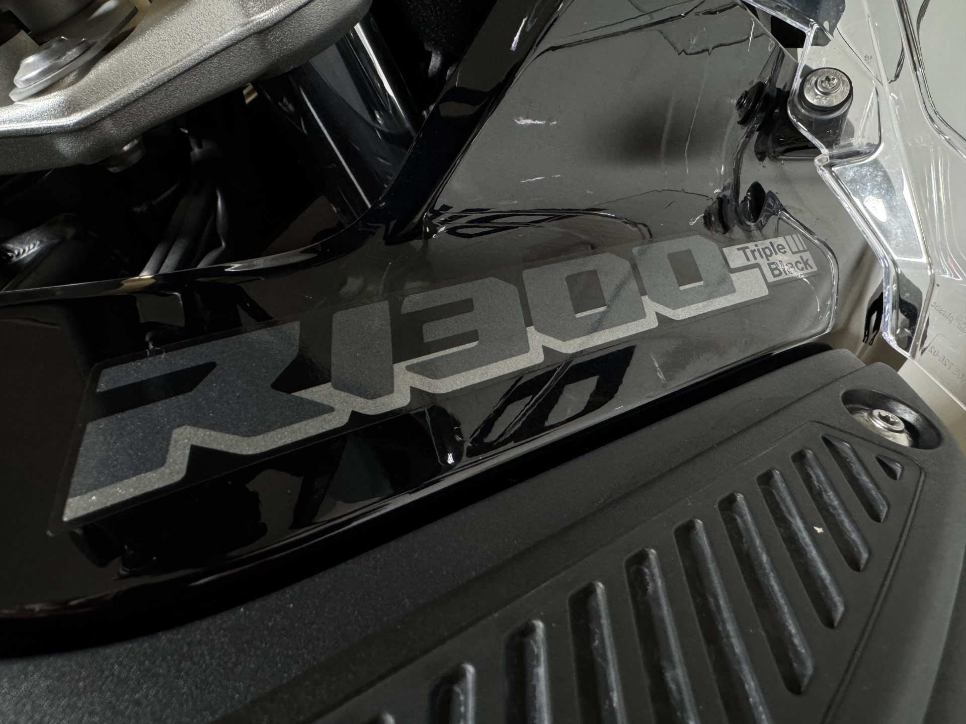 BMW R 1300 GS Adventure Triple Black-image-3