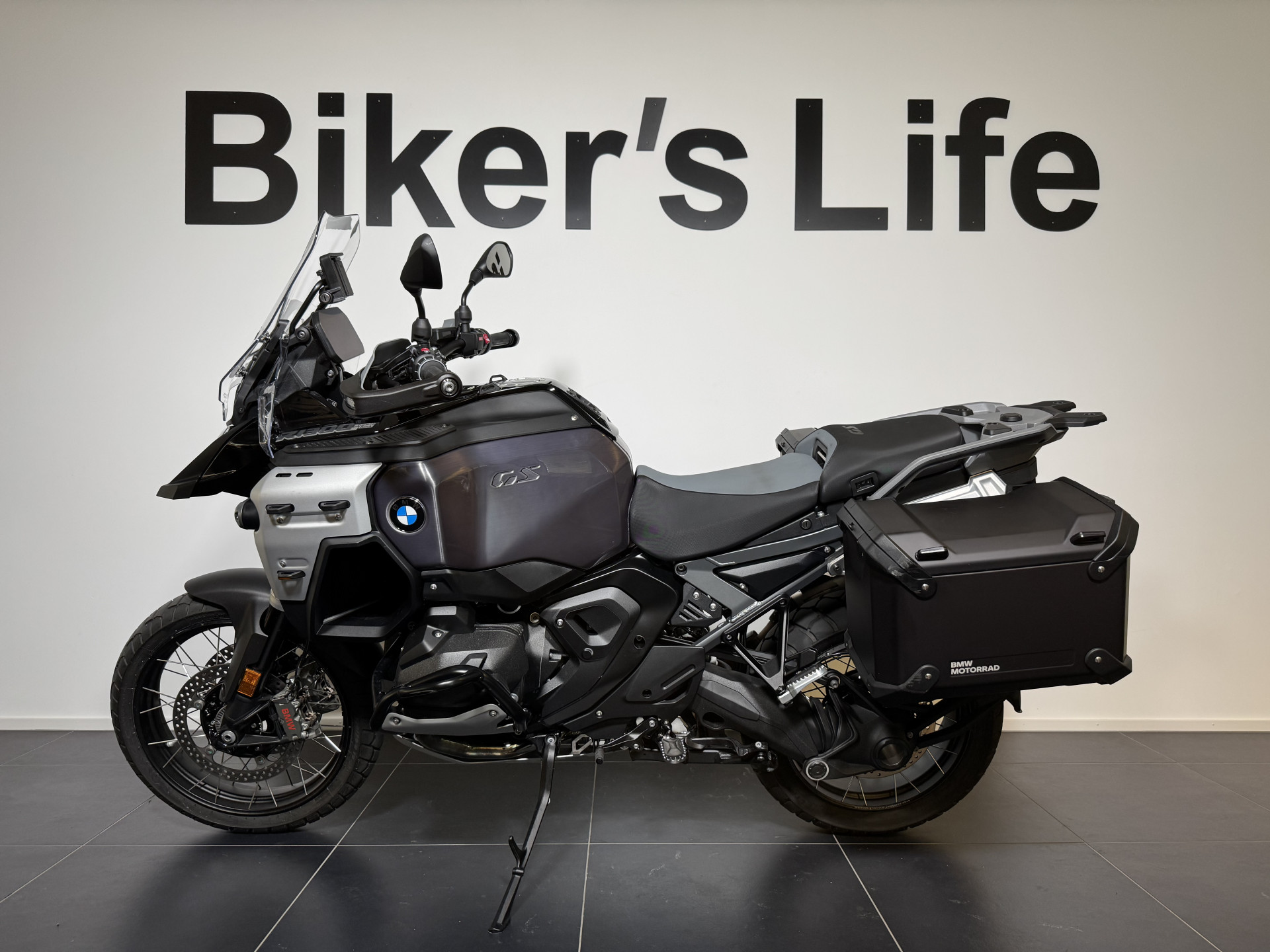 BMW R 1300 GS Adventure Triple Black-image-1