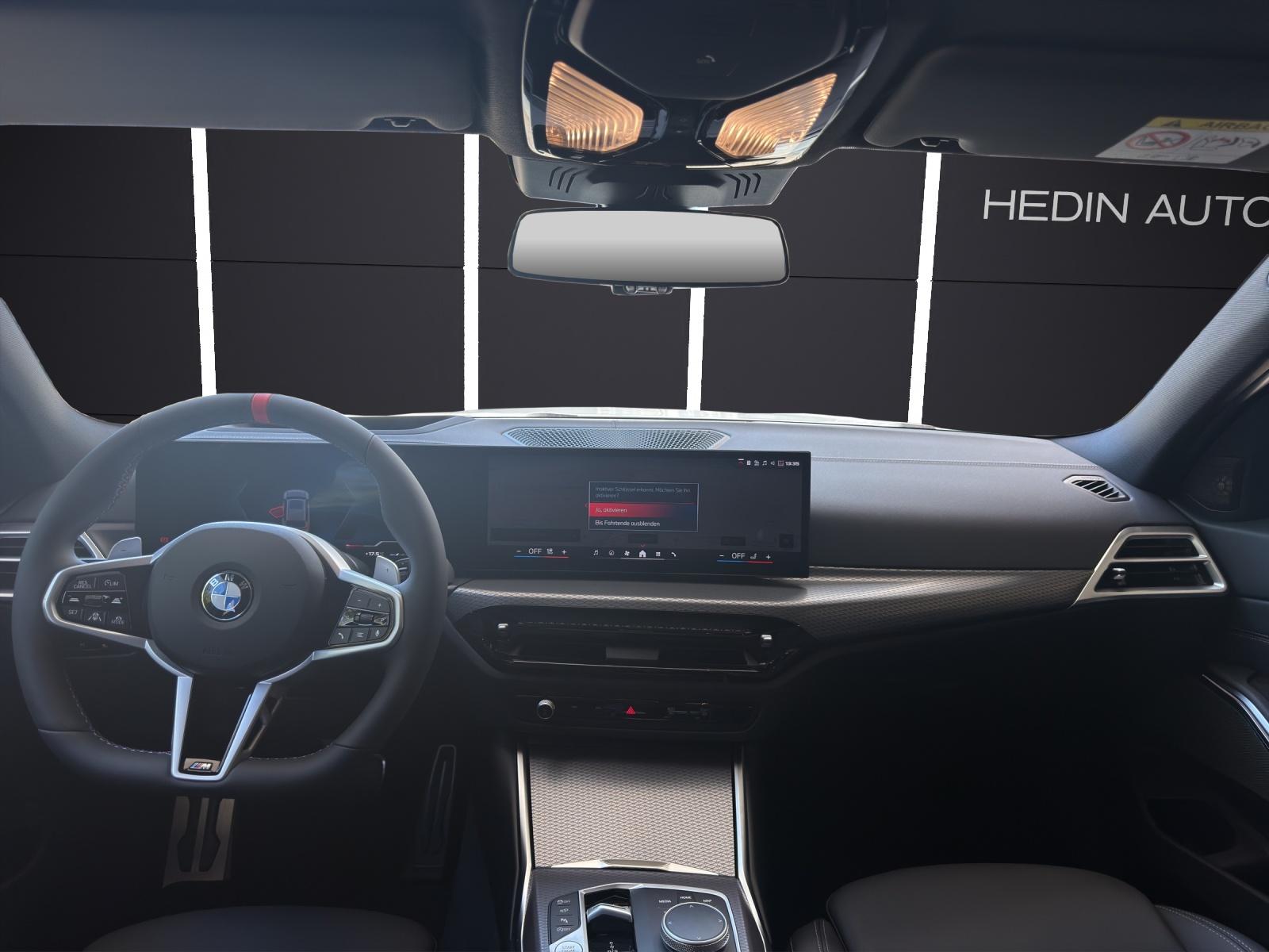 BMW M340i xDrive Touring-image-11