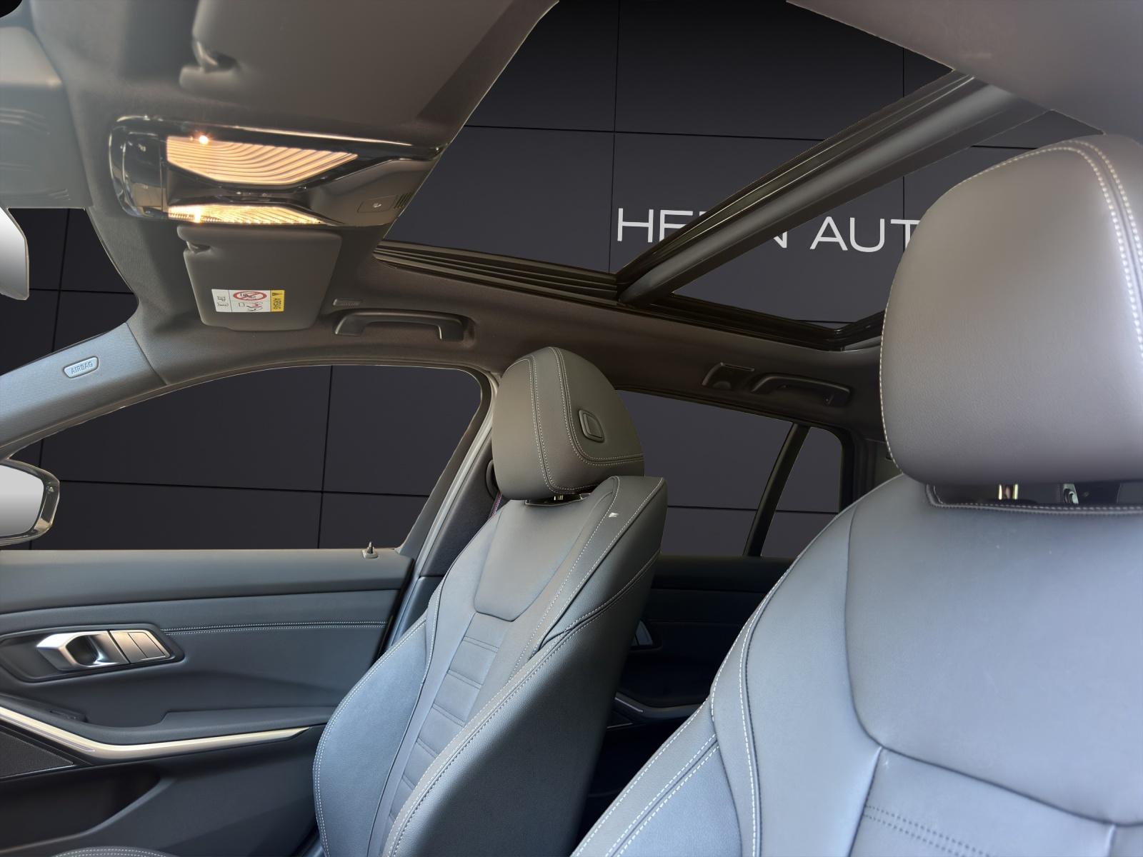 BMW M340i xDrive Touring-image-14