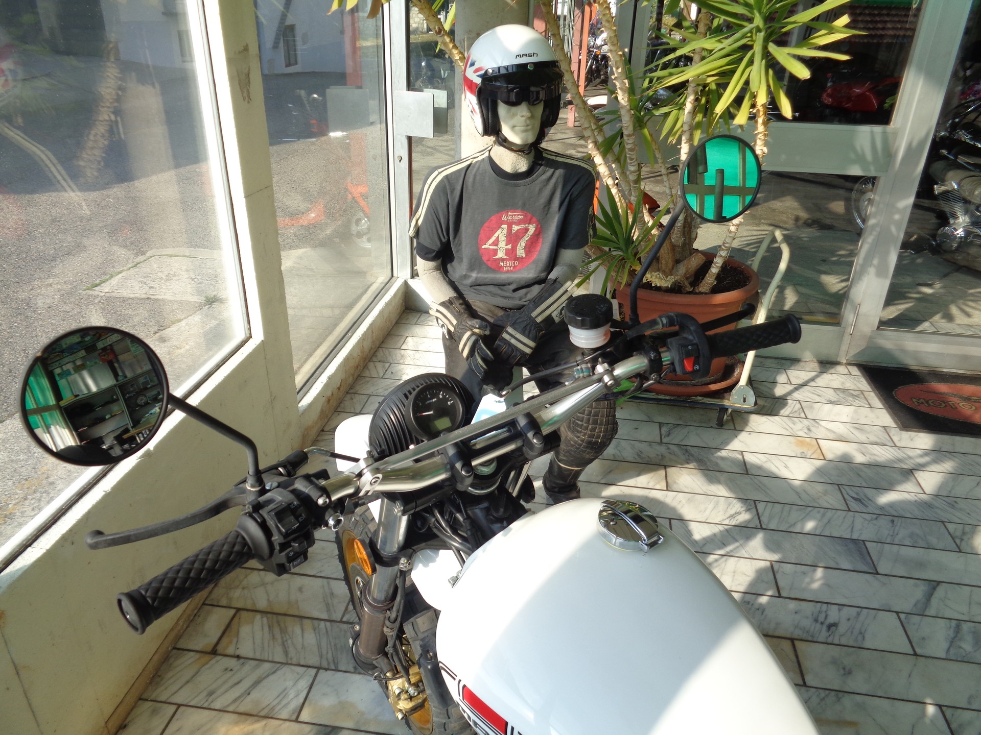 MASH 650 X-Ride-image-5