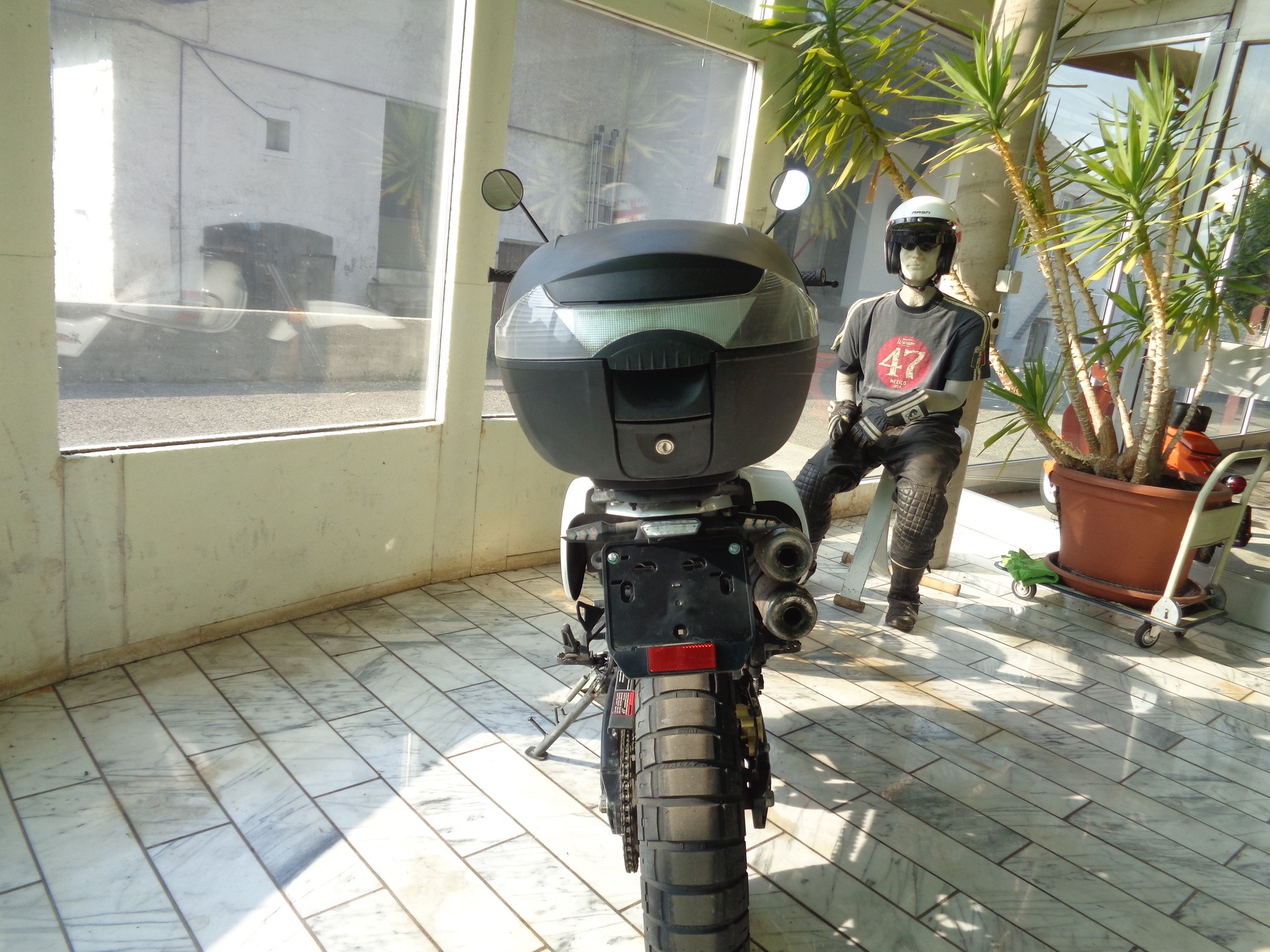 MASH 650 X-Ride-image-4