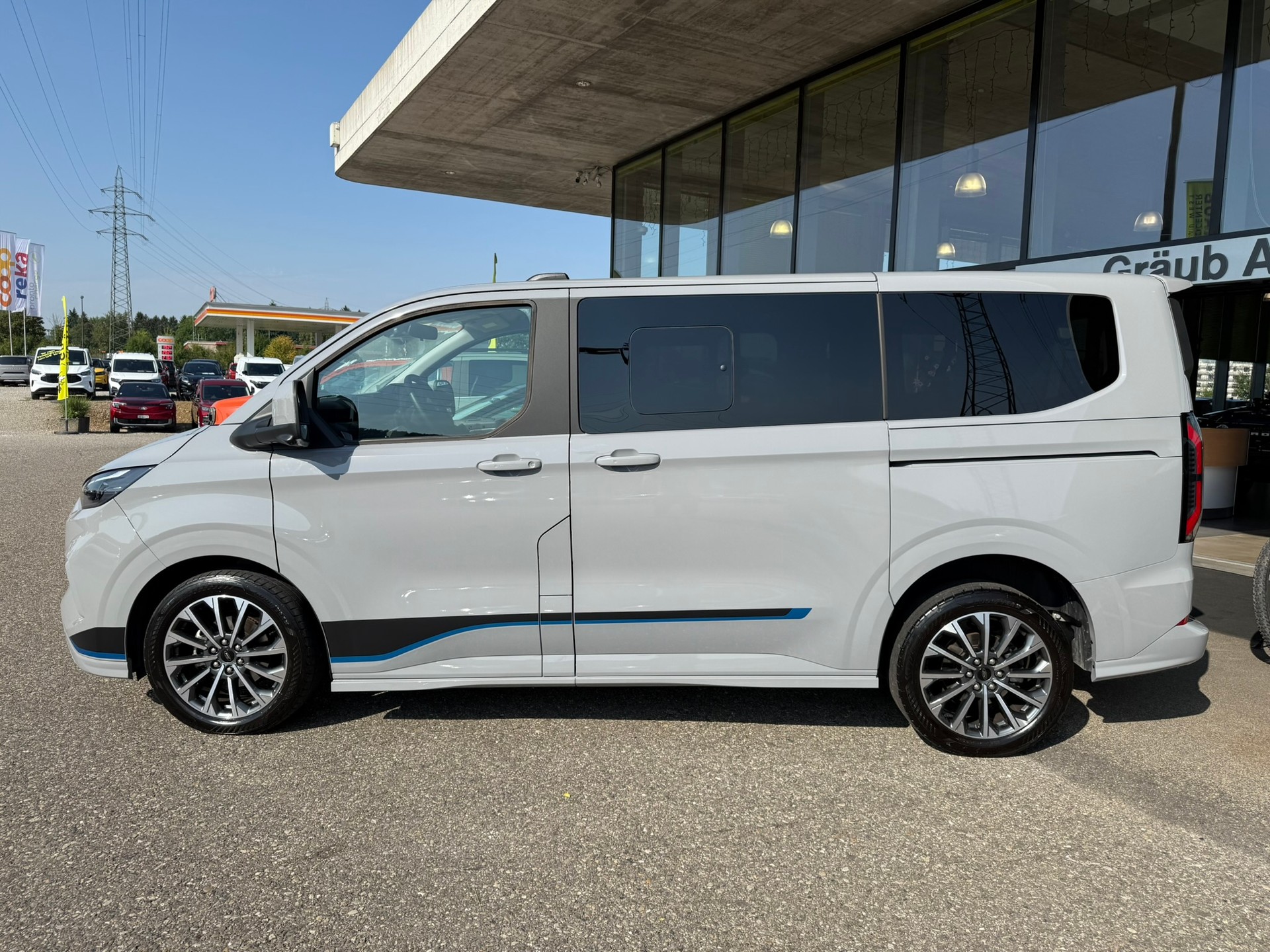 FORD Tourneo Bus 320 L1H1 Sport Automat 4x4-showroom-element-3