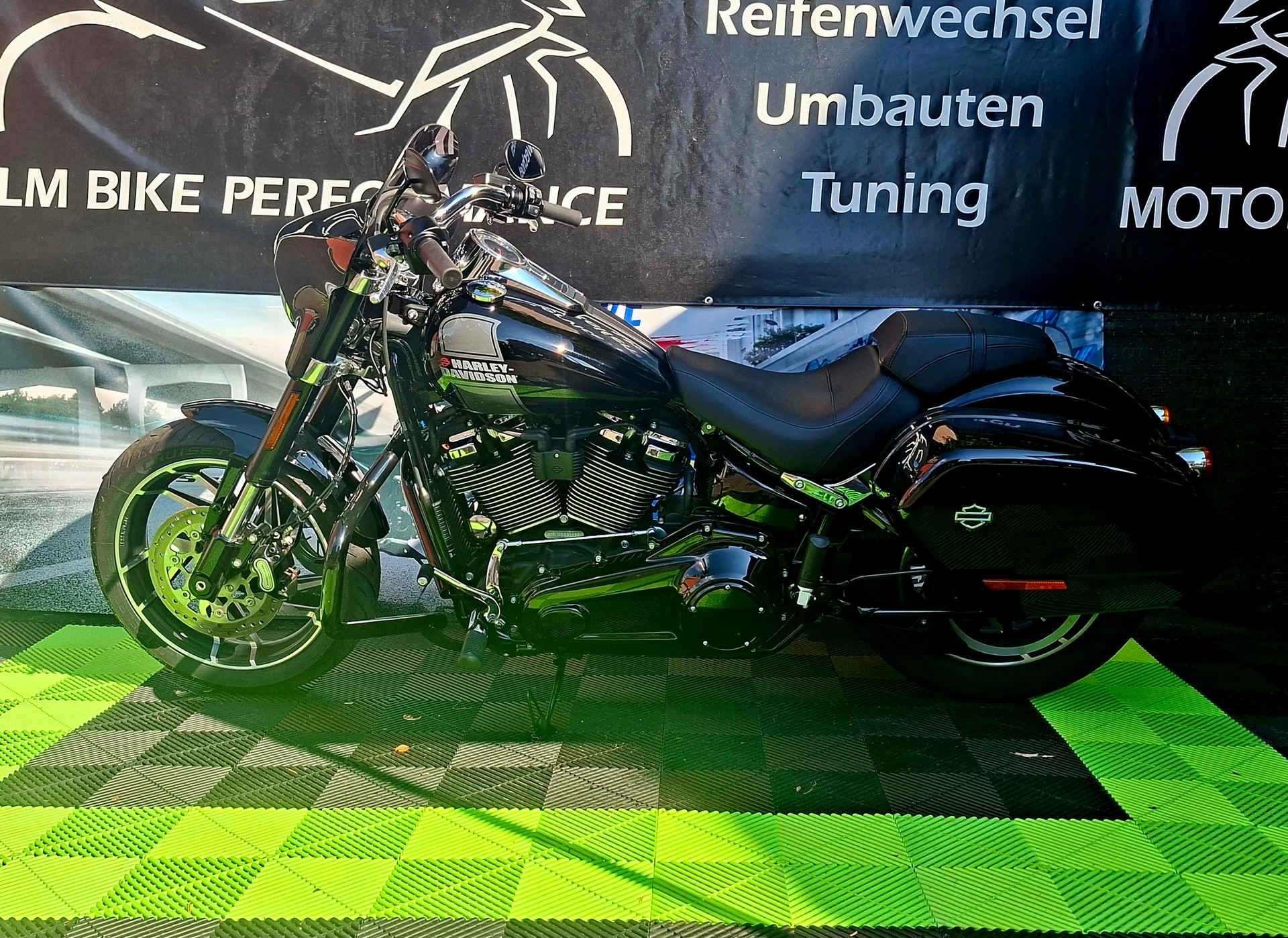 HARLEY-DAVIDSON FLSB Sport Glide 107-image-4