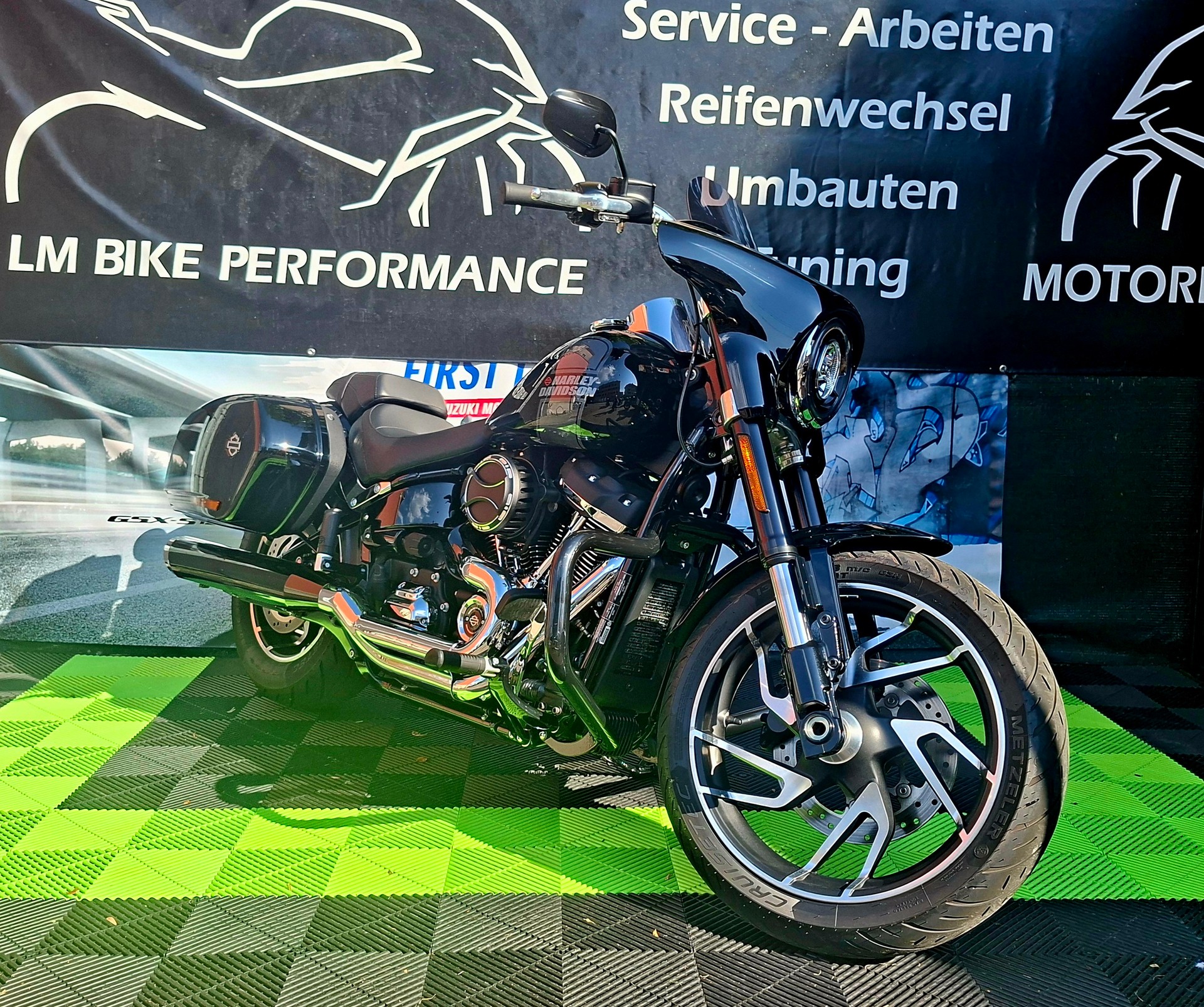 HARLEY-DAVIDSON FLSB Sport Glide 107-image-1
