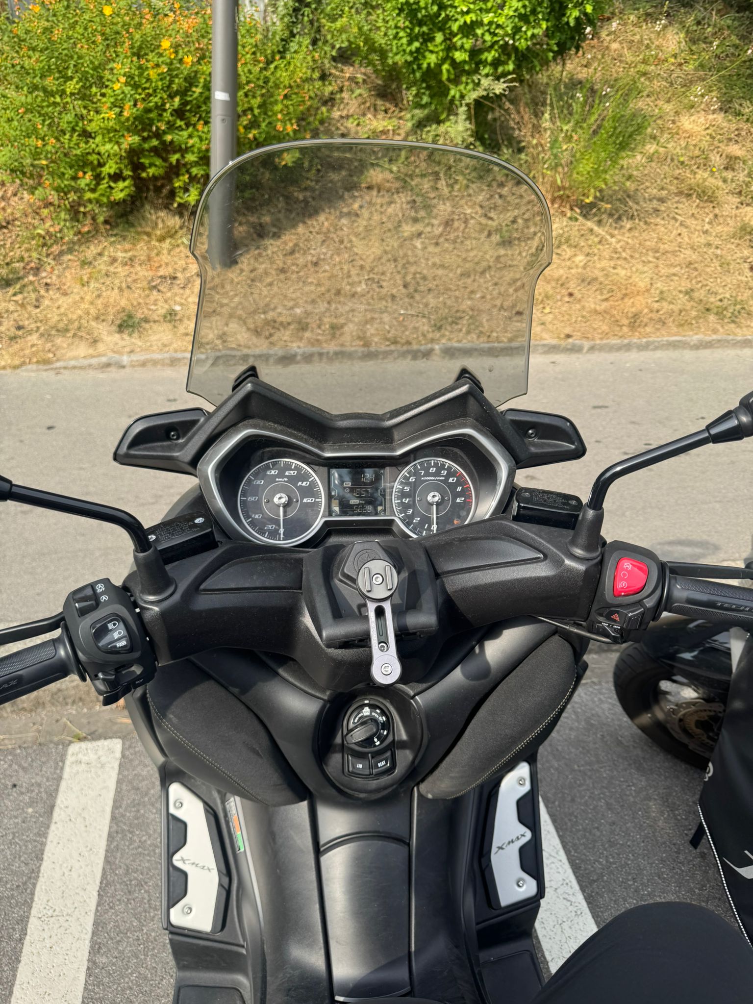 YAMAHA X-Max YP 125 Tech Max-image-2