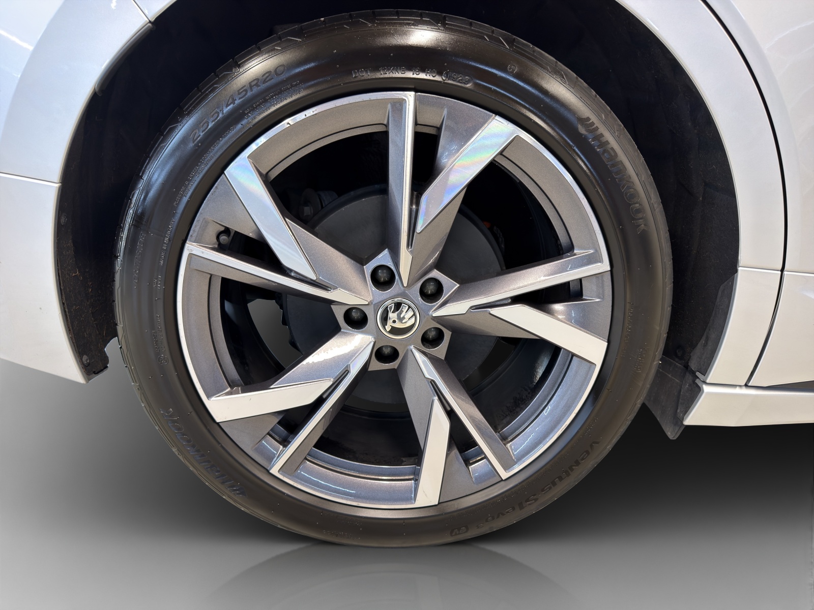 SKODA Enyaq iV 80x SportLine-image-13