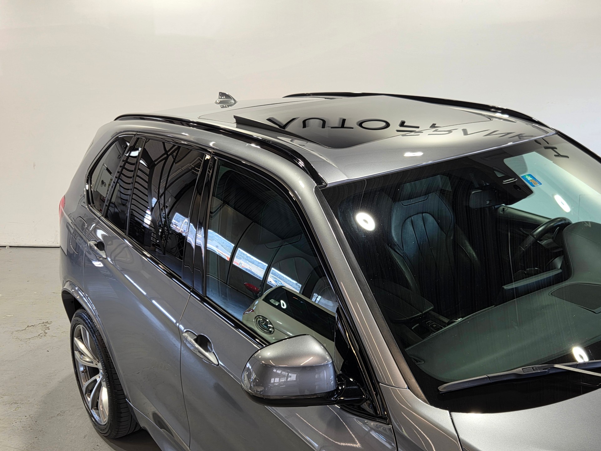 BMW X5 40d xDrive M-Sport-showroom-element-2