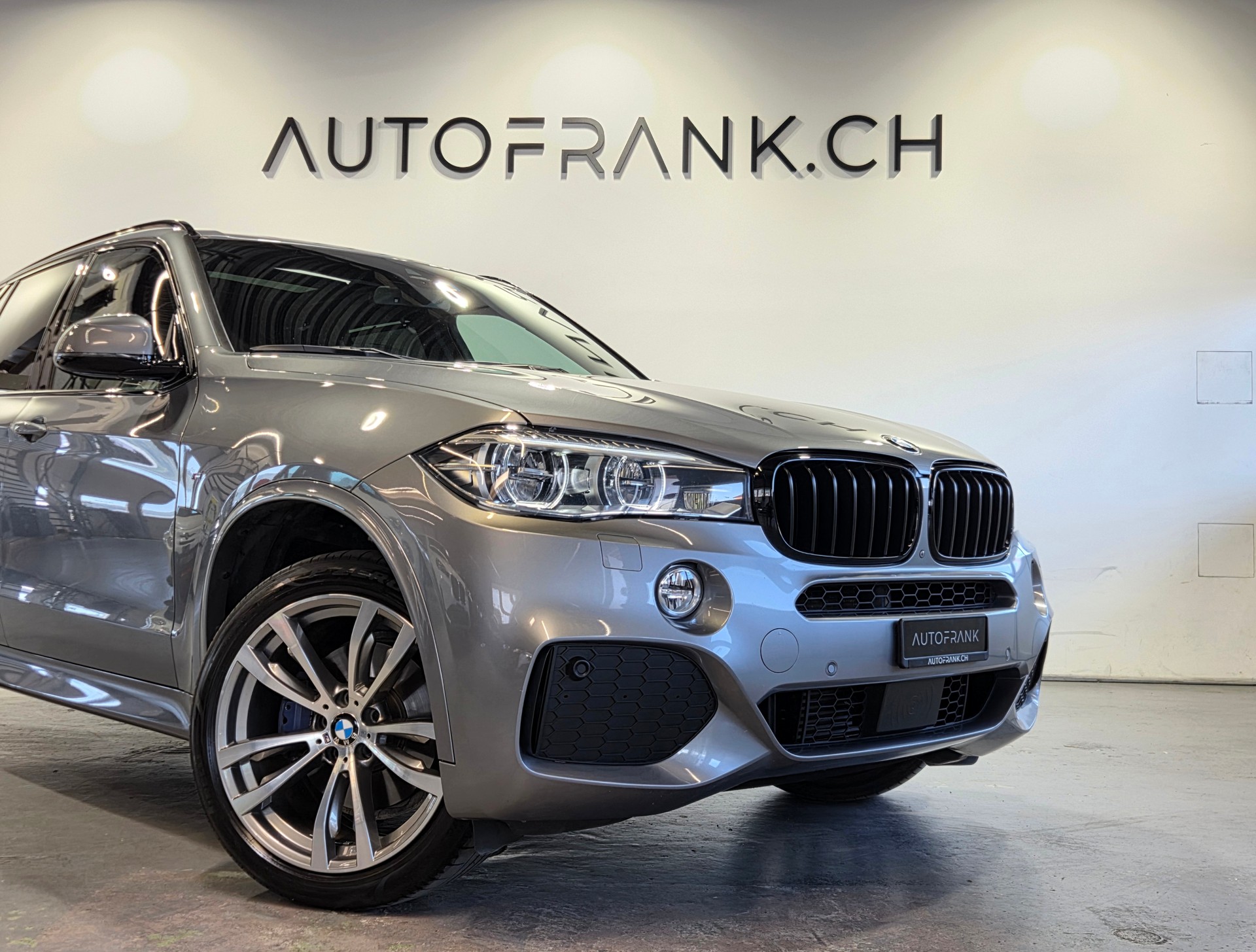 BMW X5 40d xDrive M-Sport-showroom-element-1