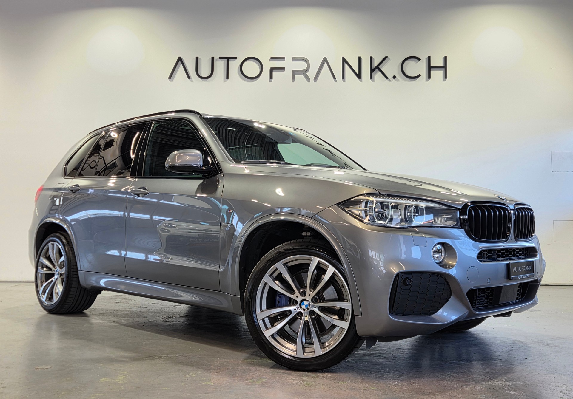 BMW X5 40d xDrive M-Sport-showroom-element-3
