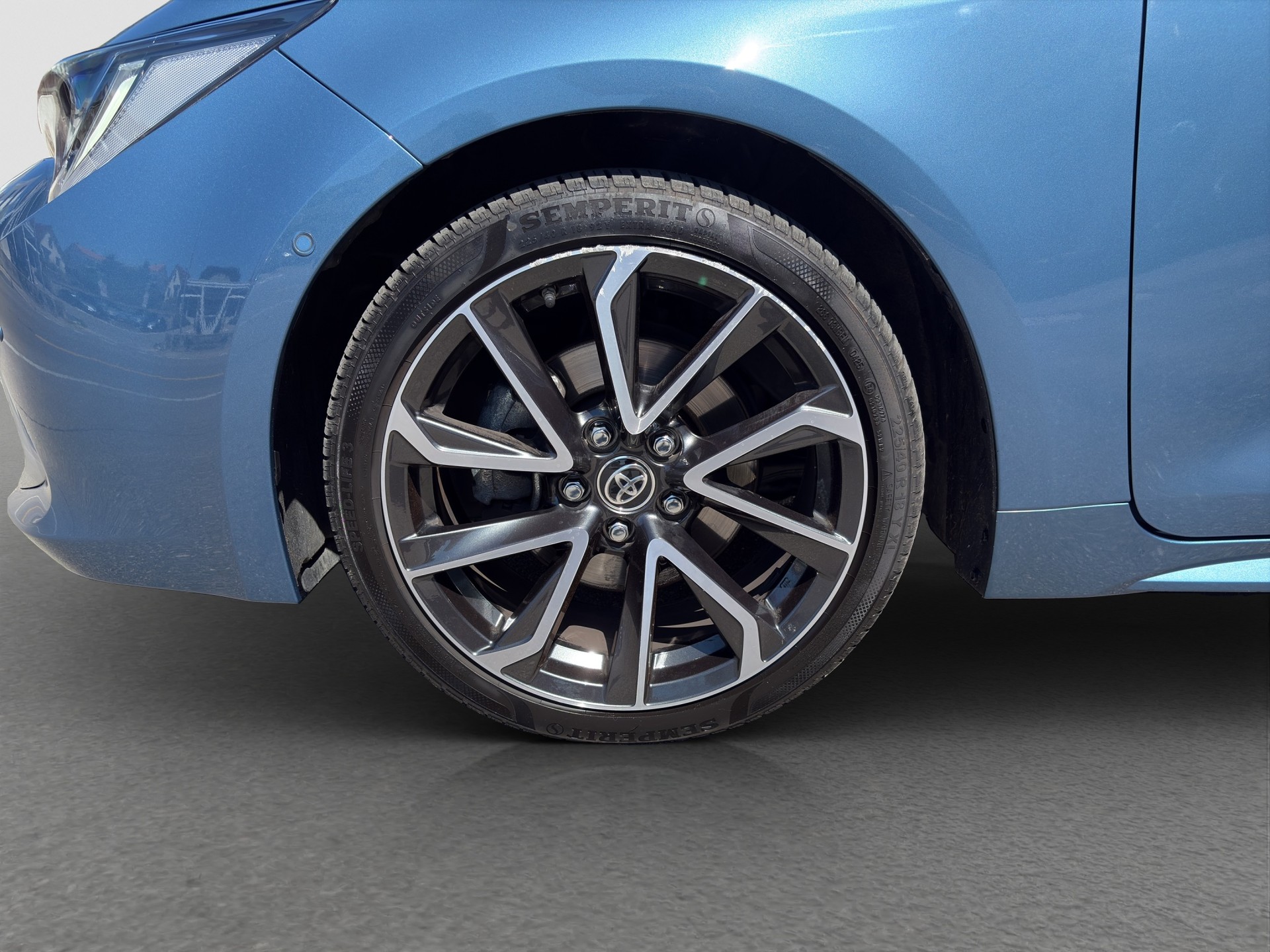 TOYOTA Corolla 2.0 HSD Premium e-CVT-showroom-element-2