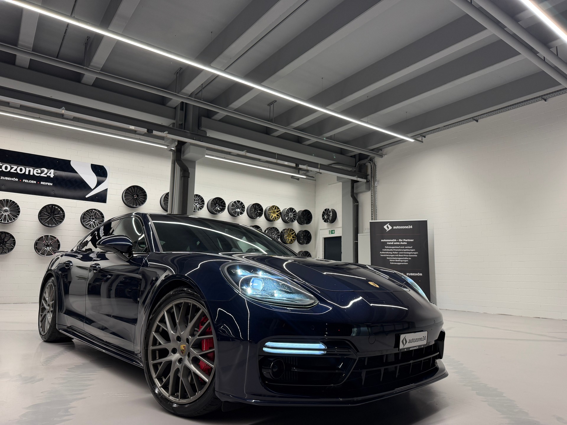 PORSCHE Panamera 4.0 V8 GTS *Porsche Approved bis 12/2026*Luftfahrwerk*Hinterachslenkung*Sport Chrono*-showroom-element-1