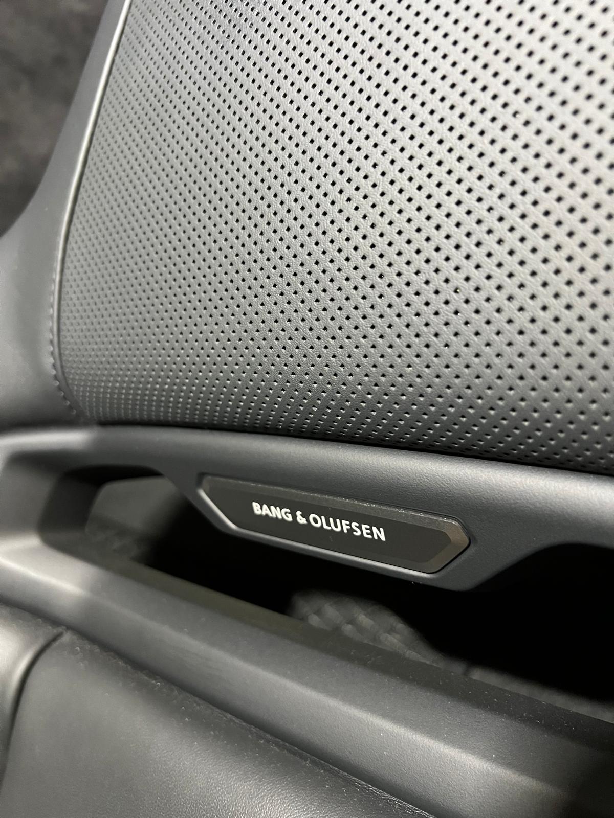 AUDI 5.2 FSI V10 plus quattro S-Tronic-image-12