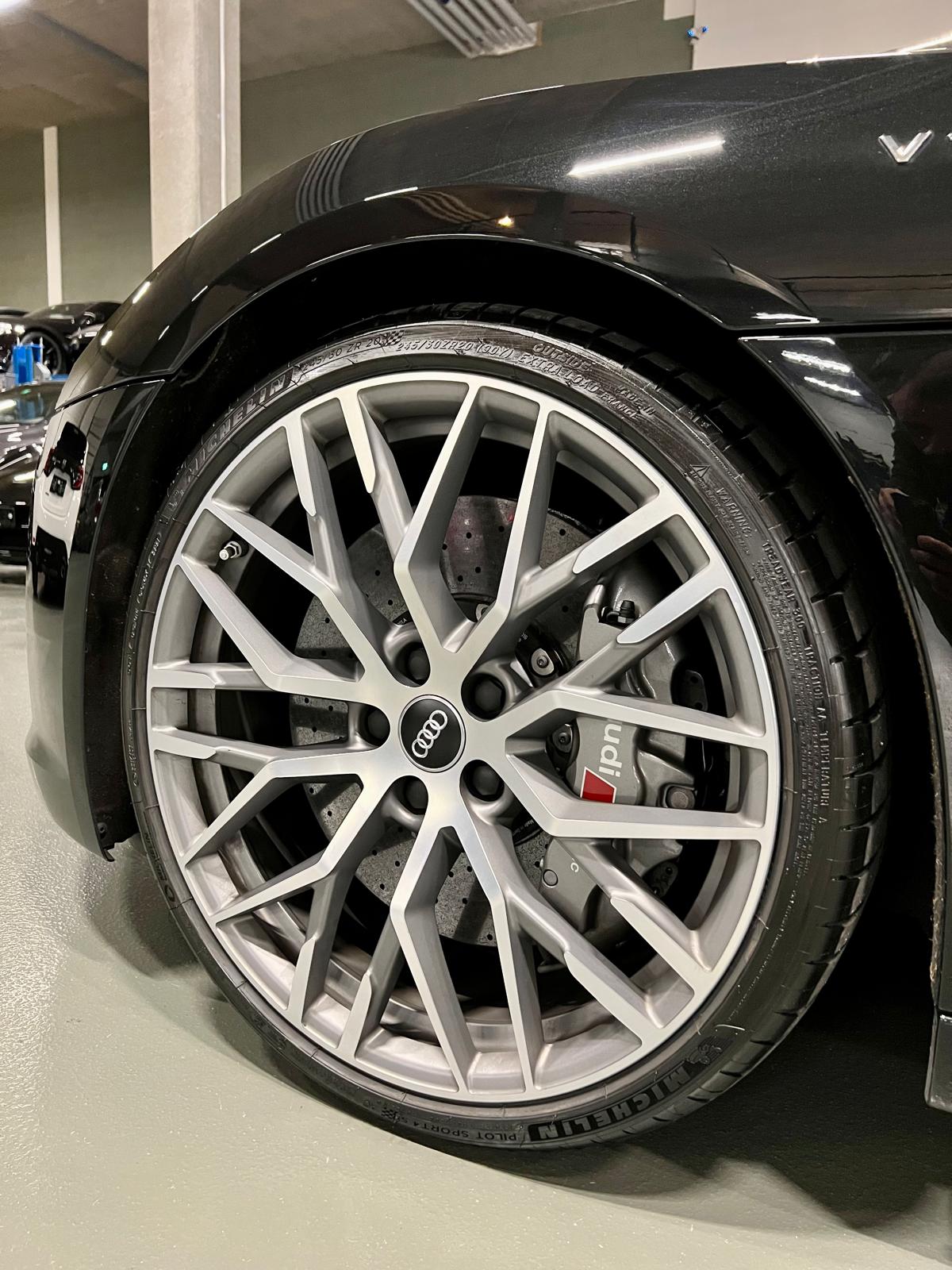 AUDI 5.2 FSI V10 plus quattro S-Tronic-image-8