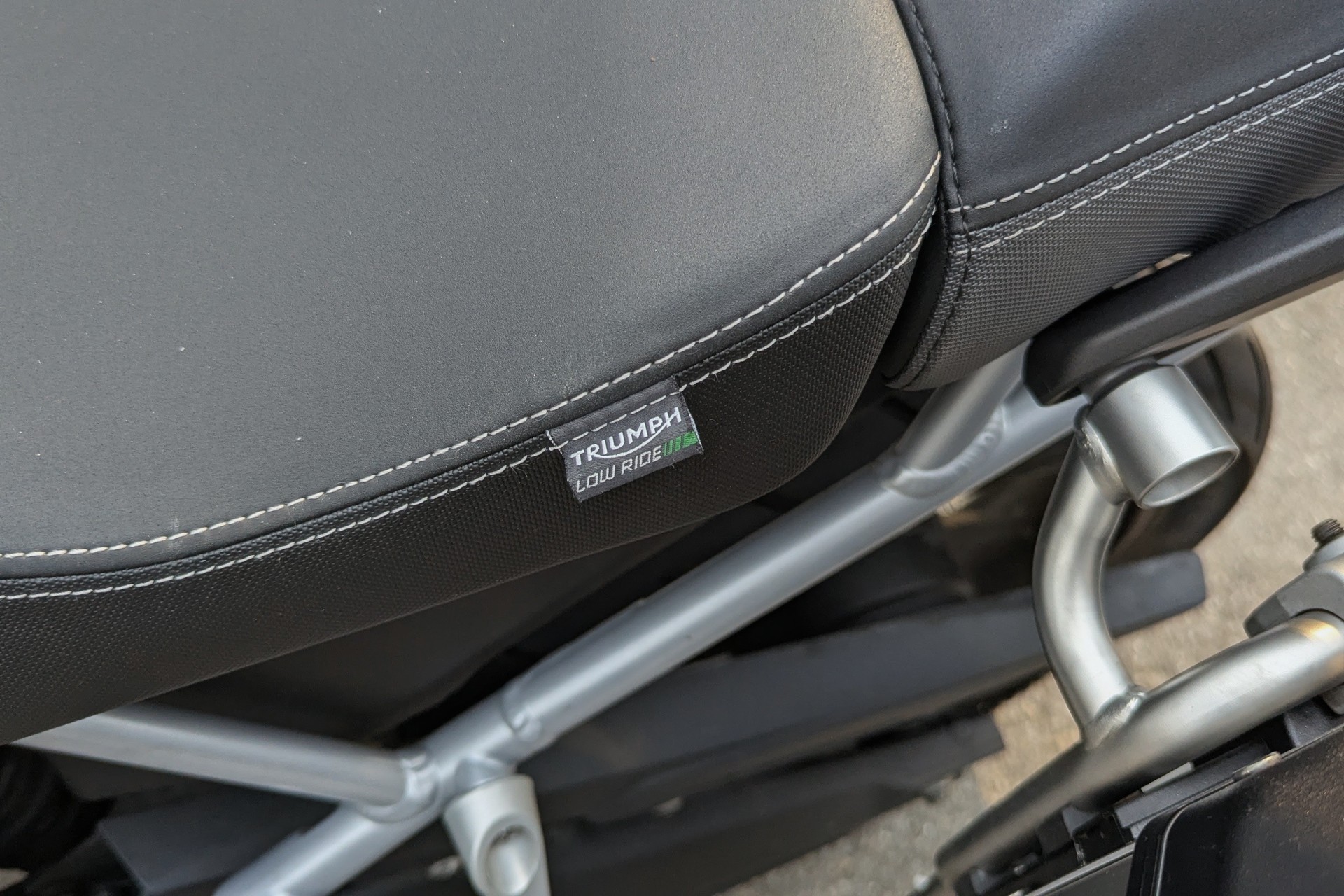 TRIUMPH Tiger 900 GT LOW-image-9