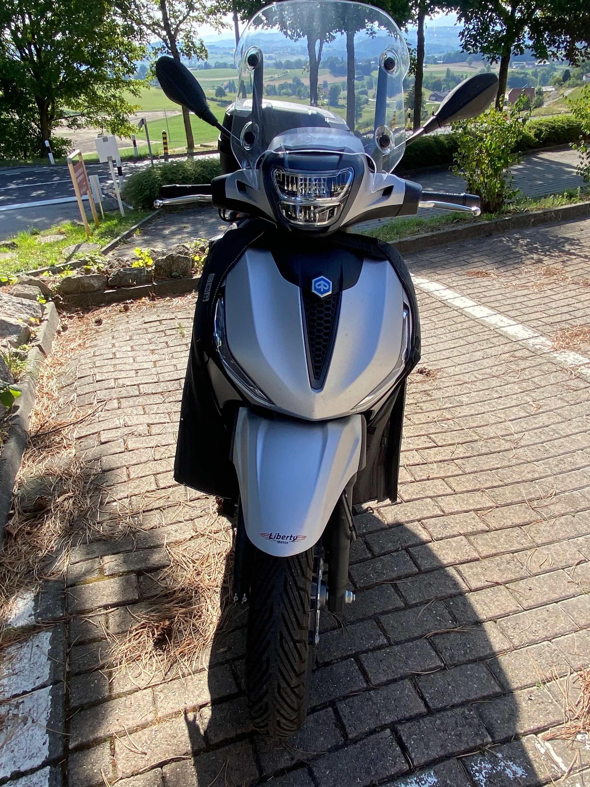PIAGGIO Beverly 400 Sport-image-2