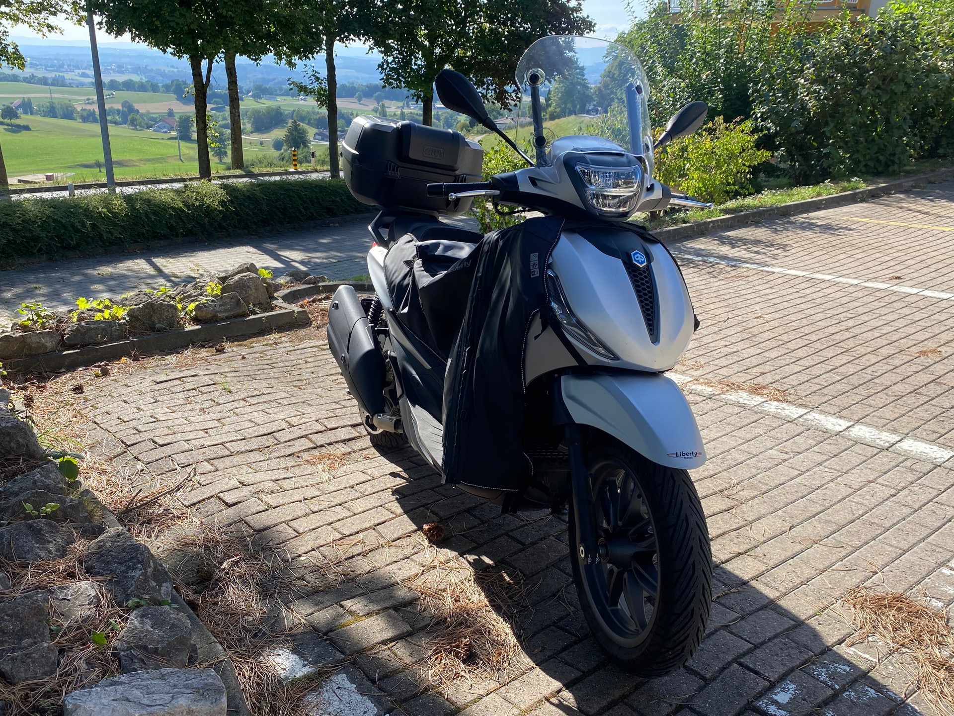 PIAGGIO Beverly 400 Sport-image-0