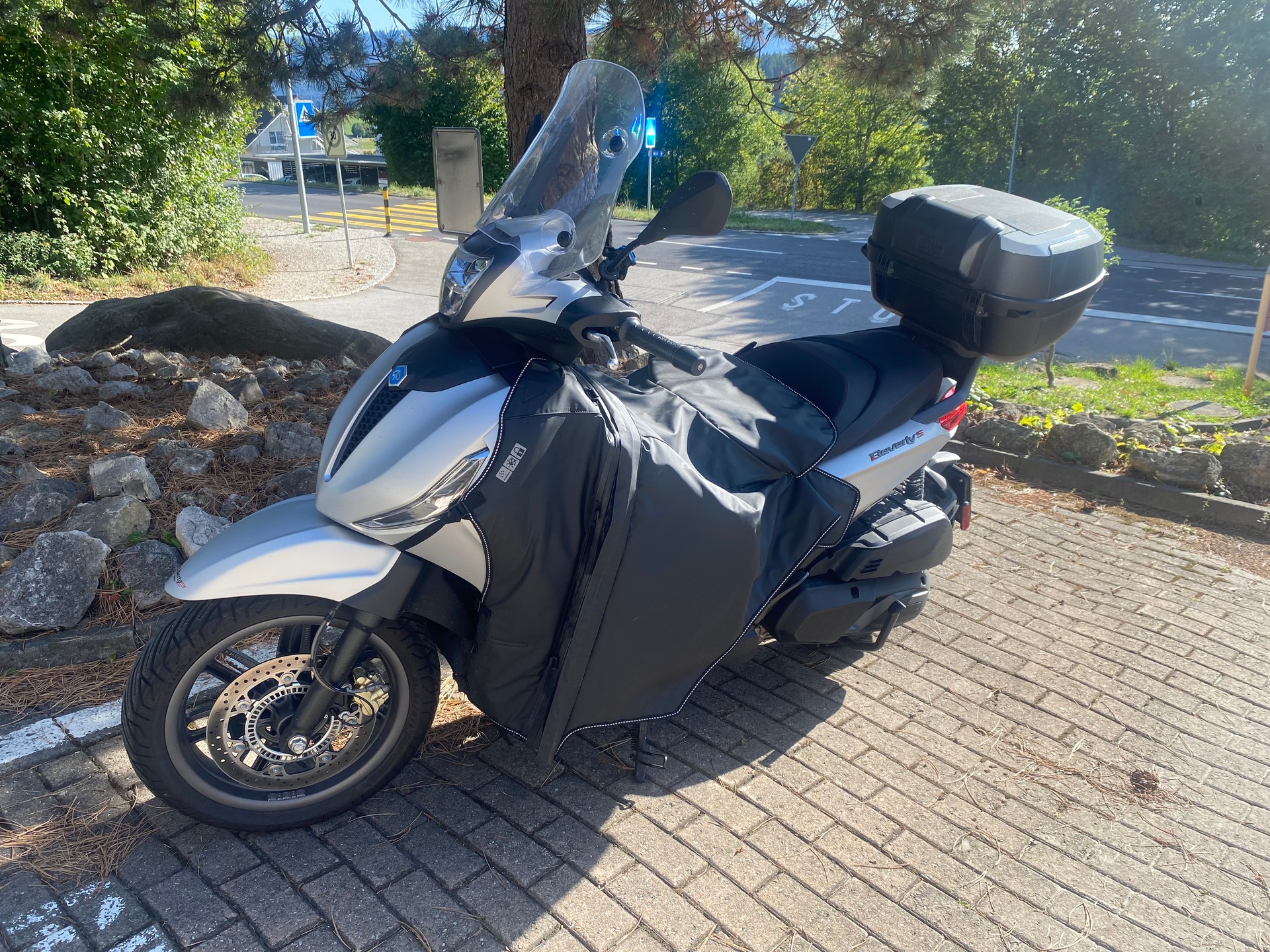 PIAGGIO Beverly 400 Sport-image-1