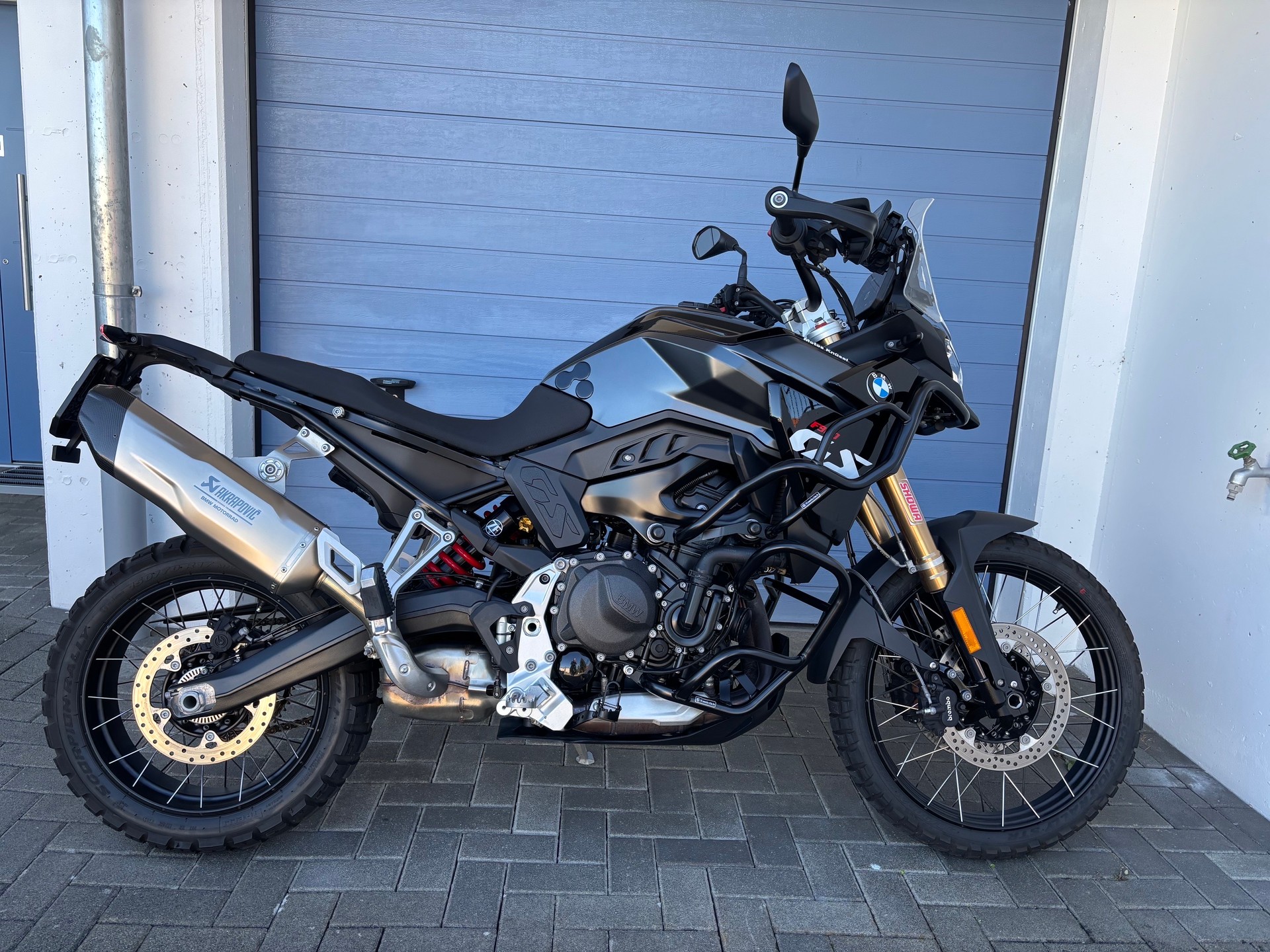 BMW F 900 GS-image-0