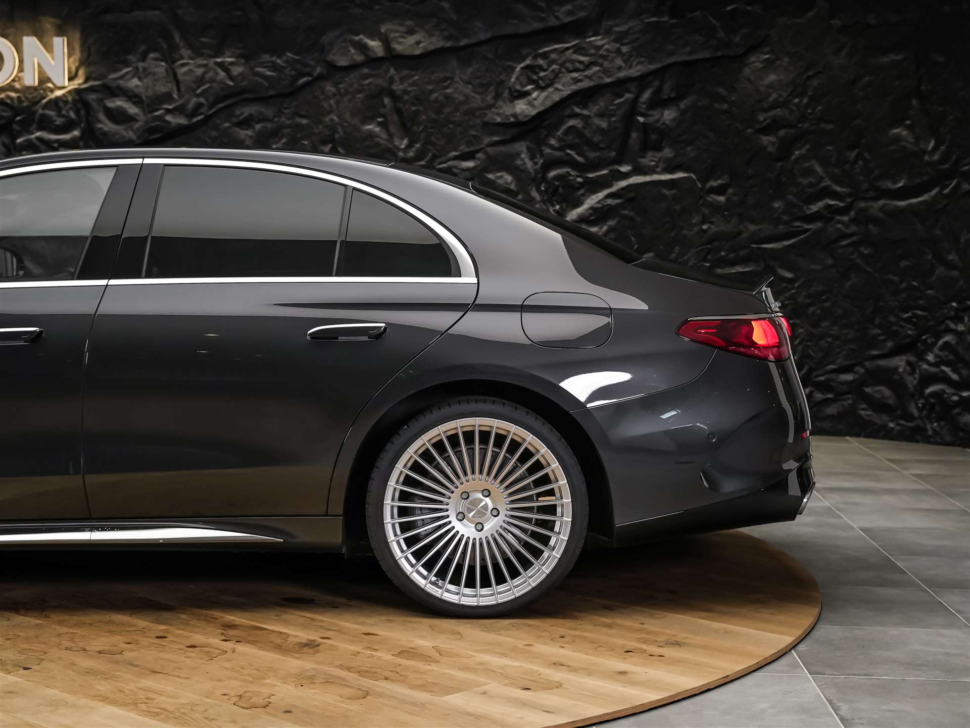 MERCEDES-BENZ E 53 AMG Hybrid 4Matic+ 9G-Tronic *21" Felgen*Werksgarantie*Head-Up*Burmester*-image-18