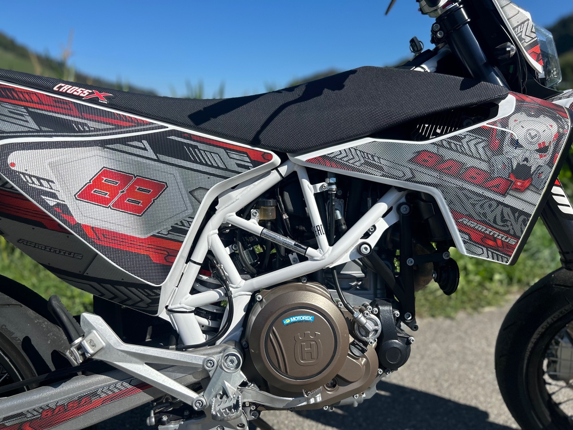 HUSQVARNA 701 Supermoto (35kW)-image-2