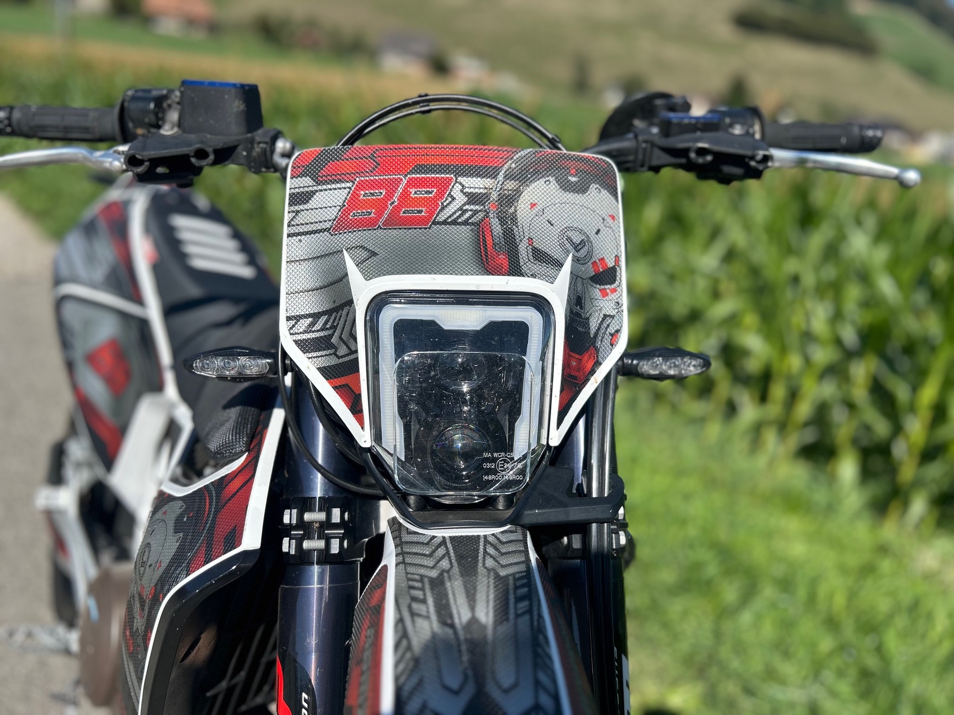 HUSQVARNA 701 Supermoto (35kW)-image-1