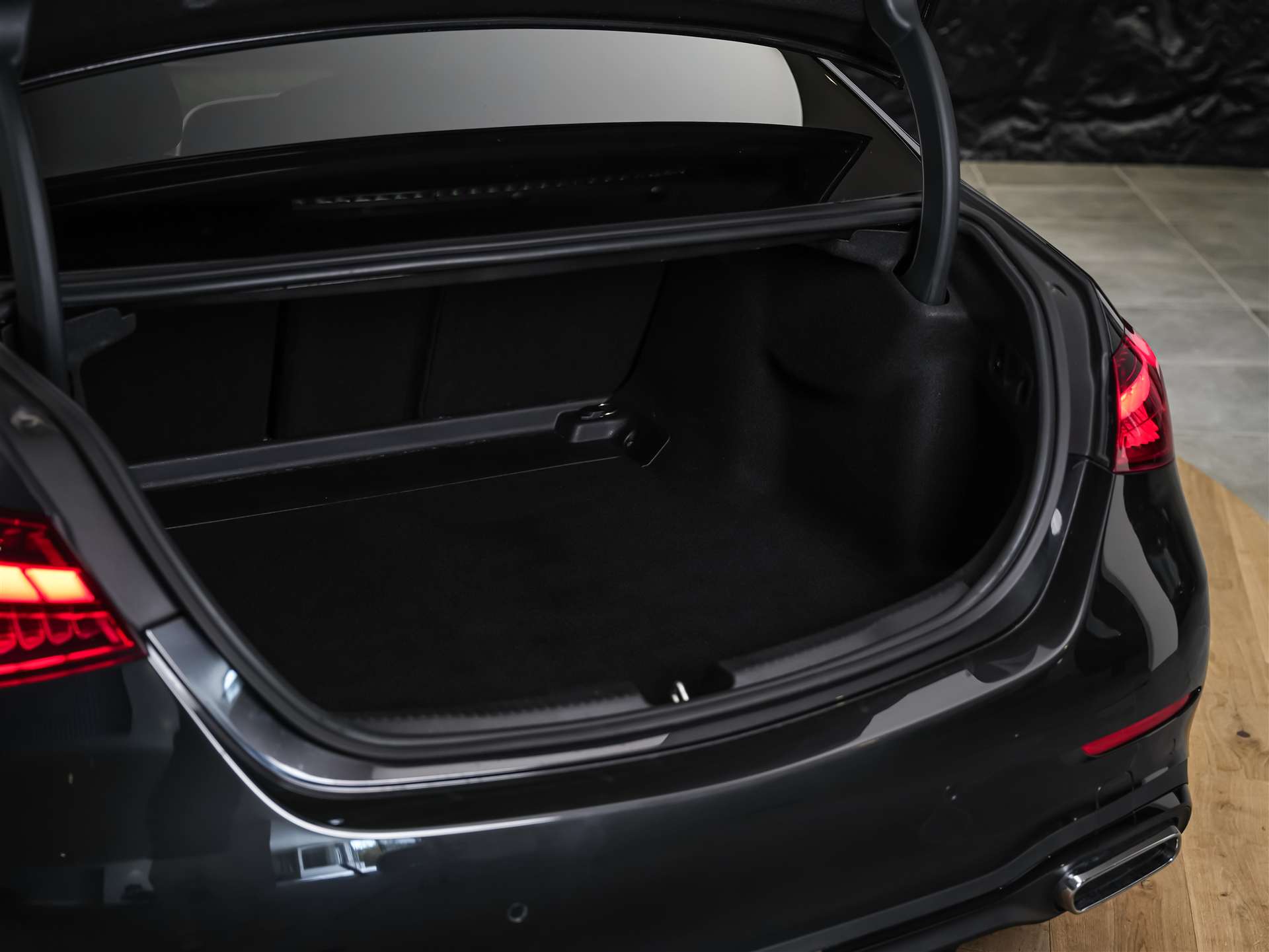 MERCEDES-BENZ C 300 d 4 Matic* 20" Felgen*Werksgarantie*Head-Up*Lenkradheizung*-image-44