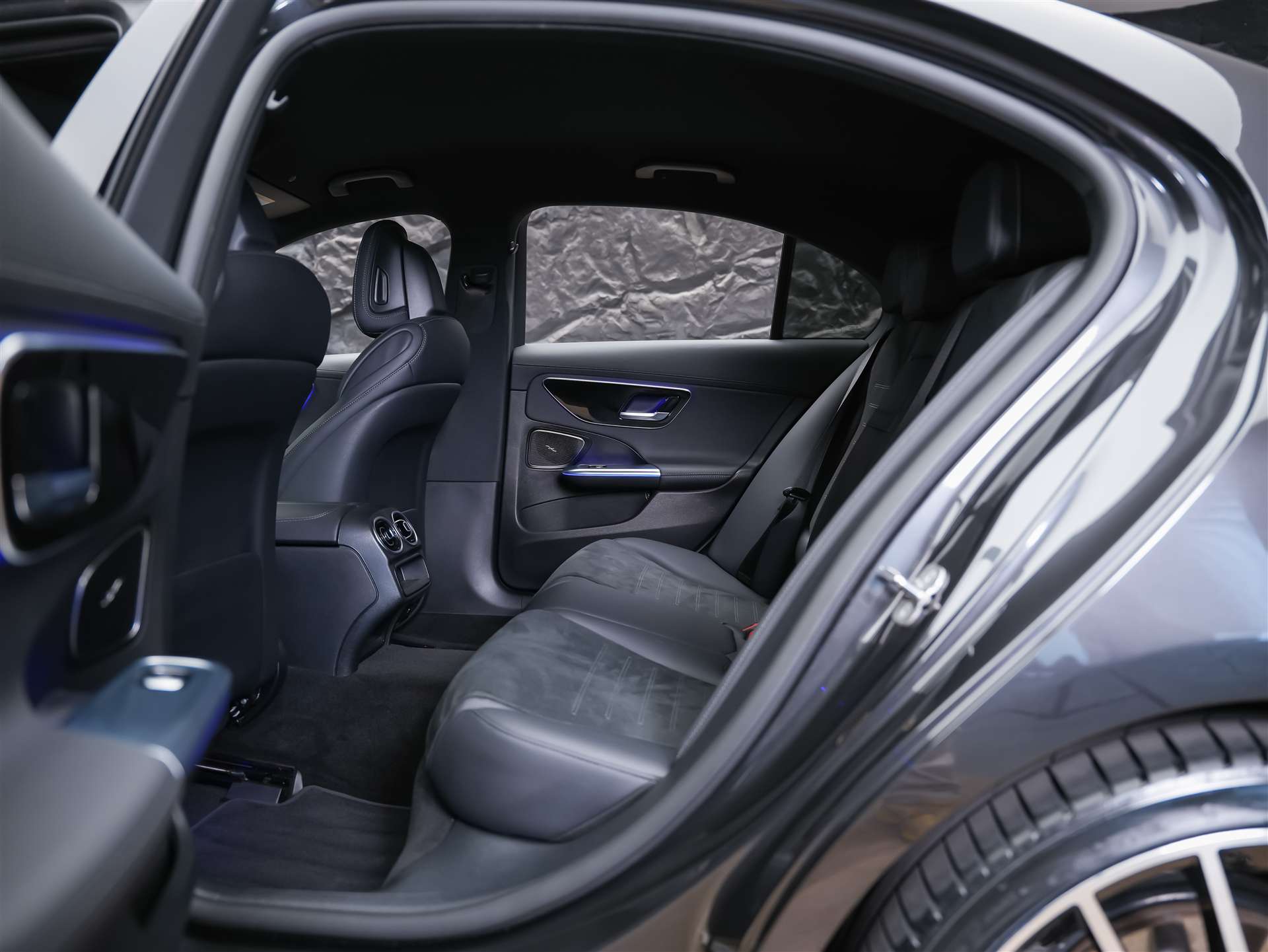 MERCEDES-BENZ C 300 d 4 Matic* 20" Felgen*Werksgarantie*Head-Up*Lenkradheizung*-image-12