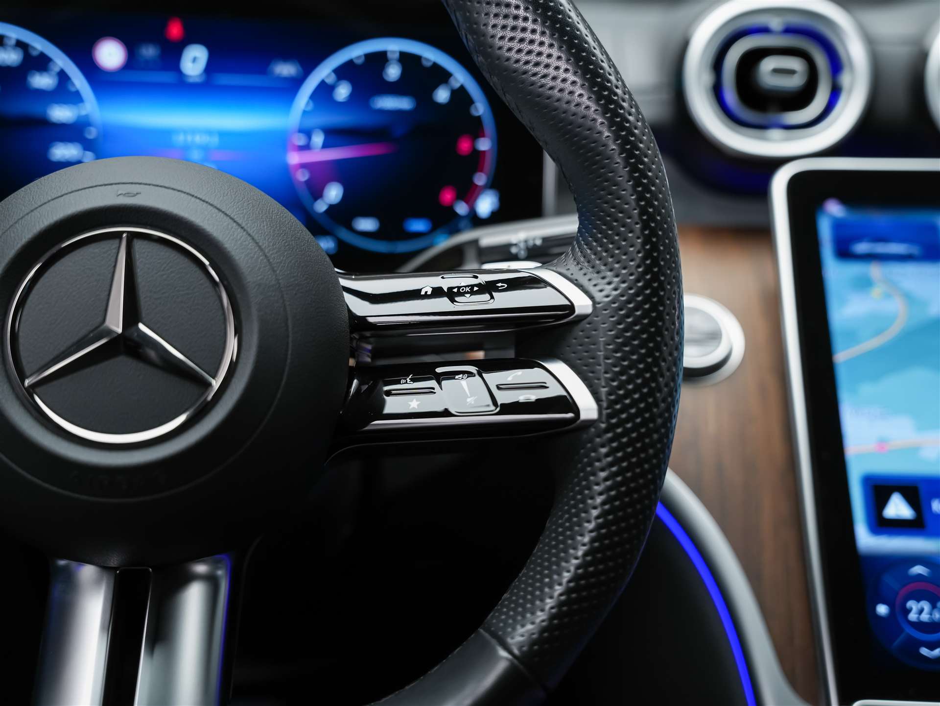 MERCEDES-BENZ C 300 d 4 Matic* 20" Felgen*Werksgarantie*Head-Up*Lenkradheizung*-image-28