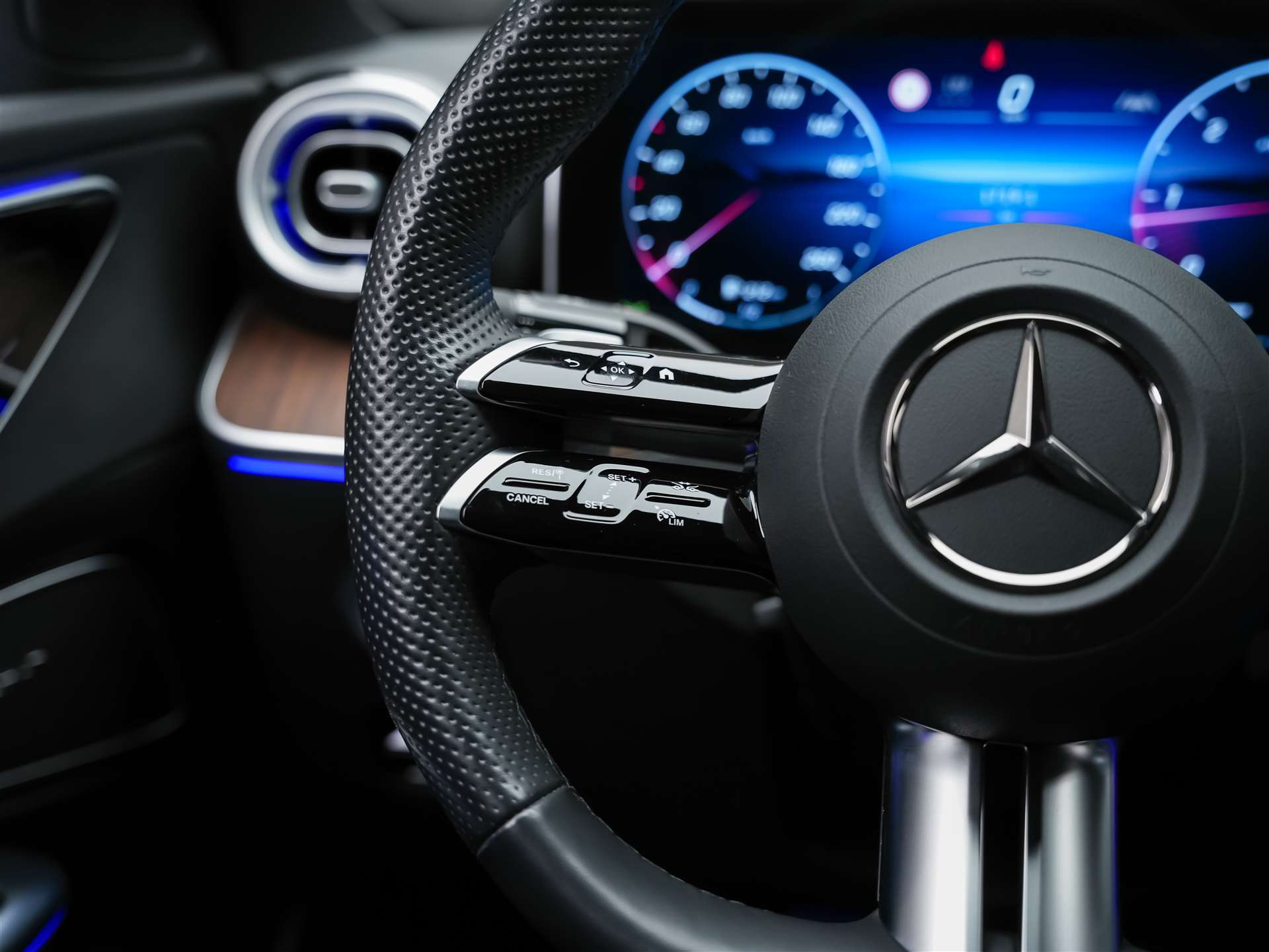 MERCEDES-BENZ C 300 d 4 Matic* 20" Felgen*Werksgarantie*Head-Up*Lenkradheizung*-image-27