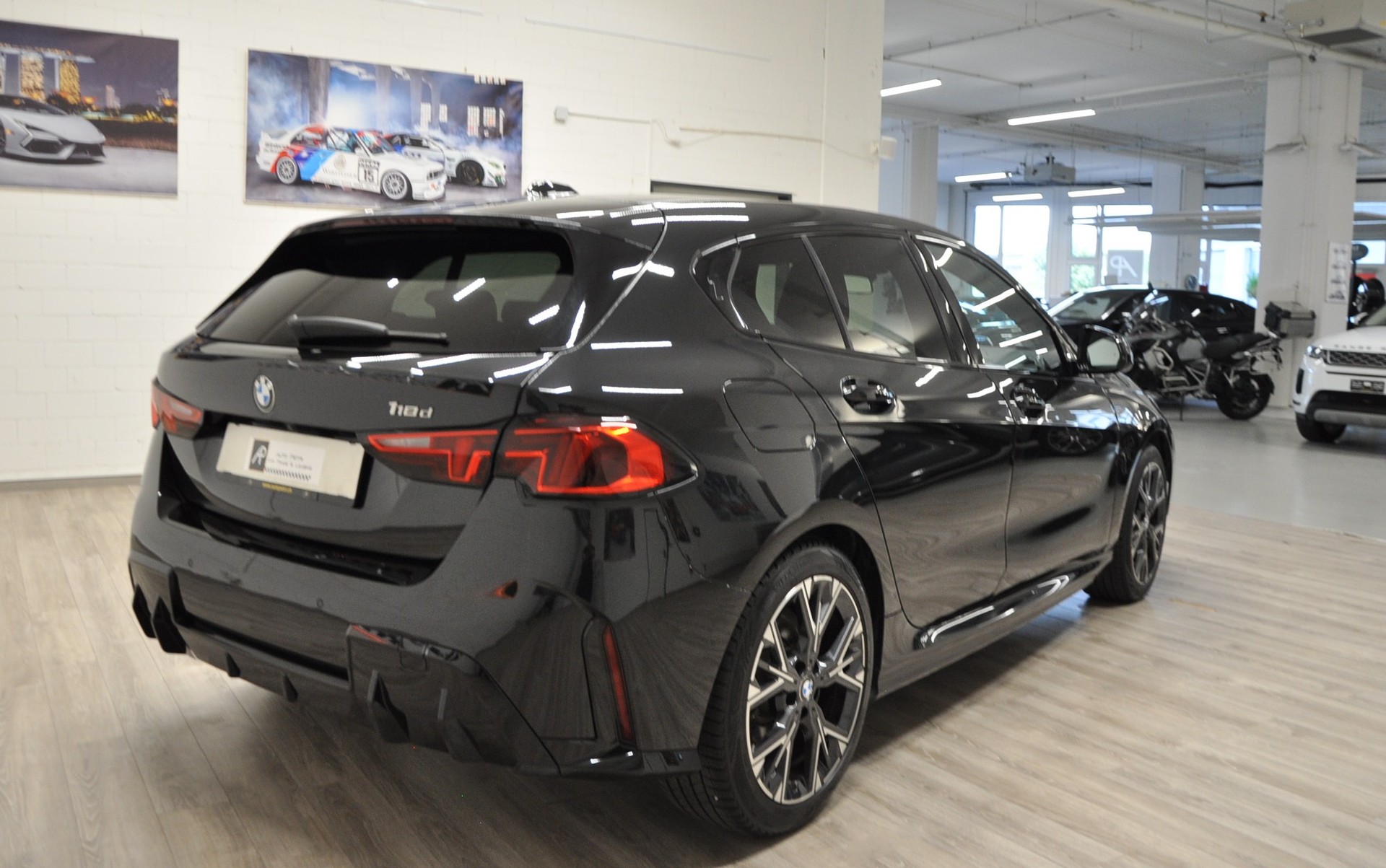 BMW 118d Steptronic M Sport Pro-showroom-element-3