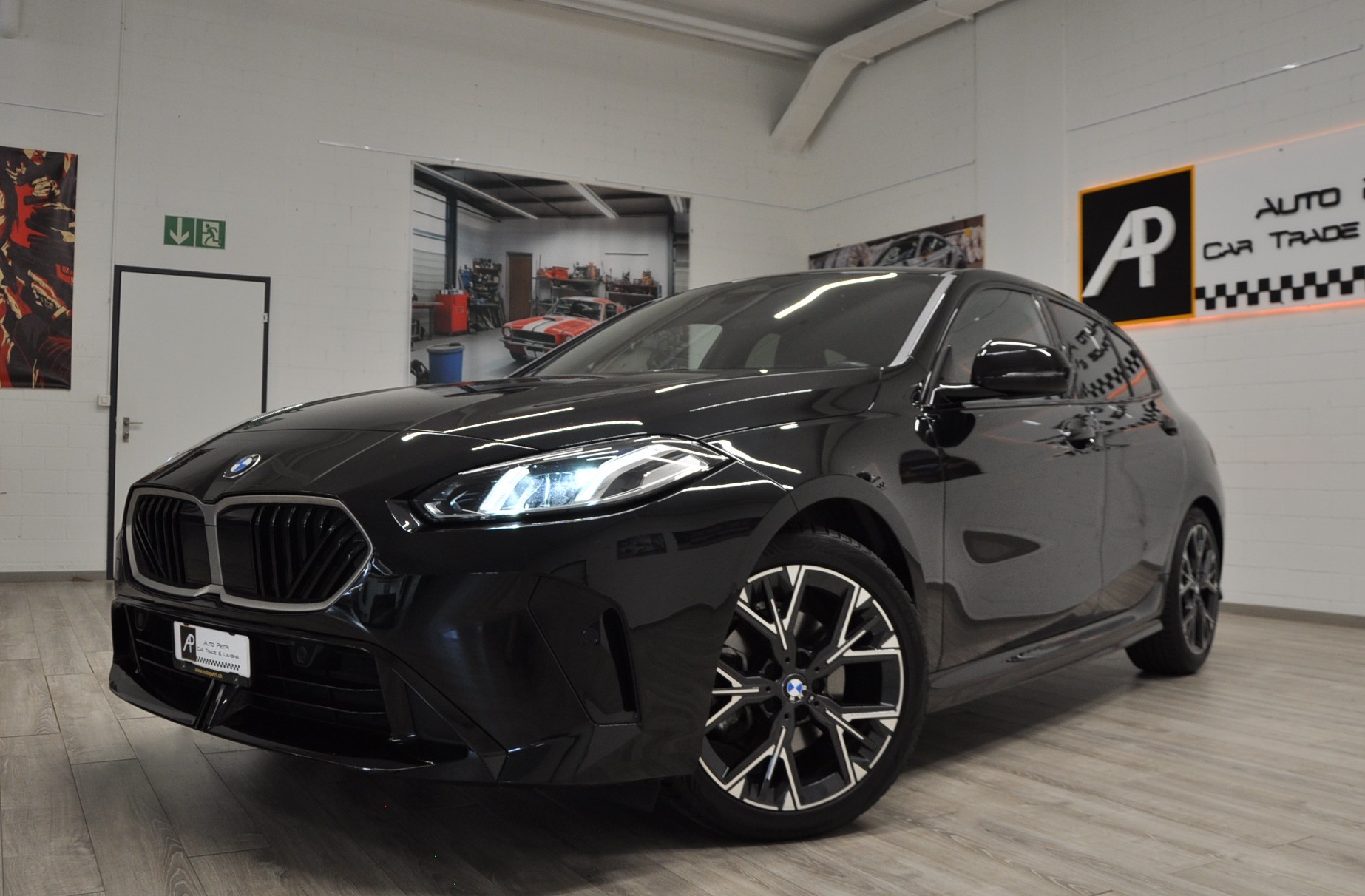 BMW 118d Steptronic M Sport Pro-showroom-element-1