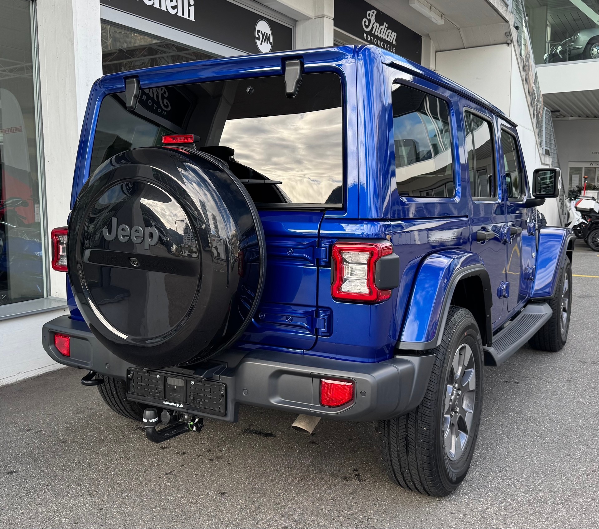 JEEP Wrangler 2.0 Unlimited Overland Automatic-image-4