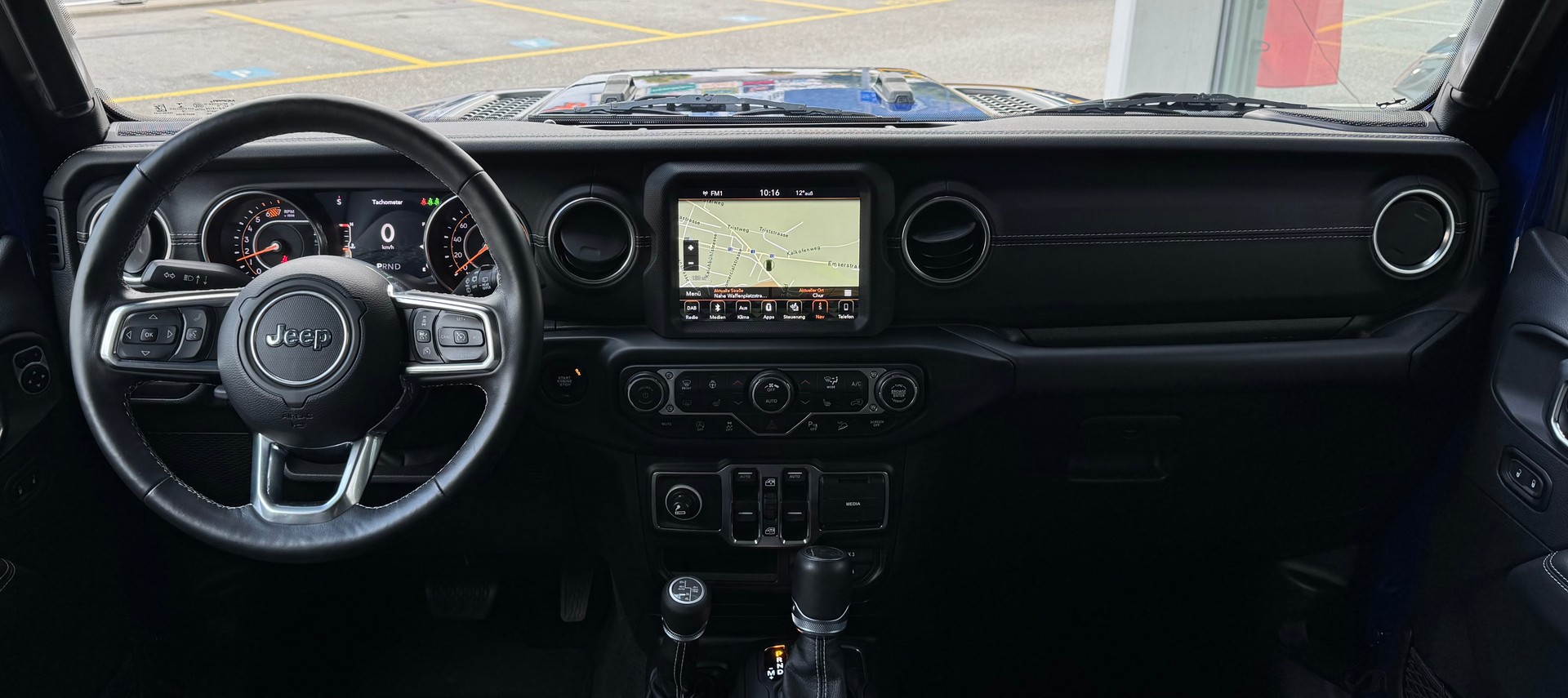 JEEP Wrangler 2.0 Unlimited Overland Automatic-image-11