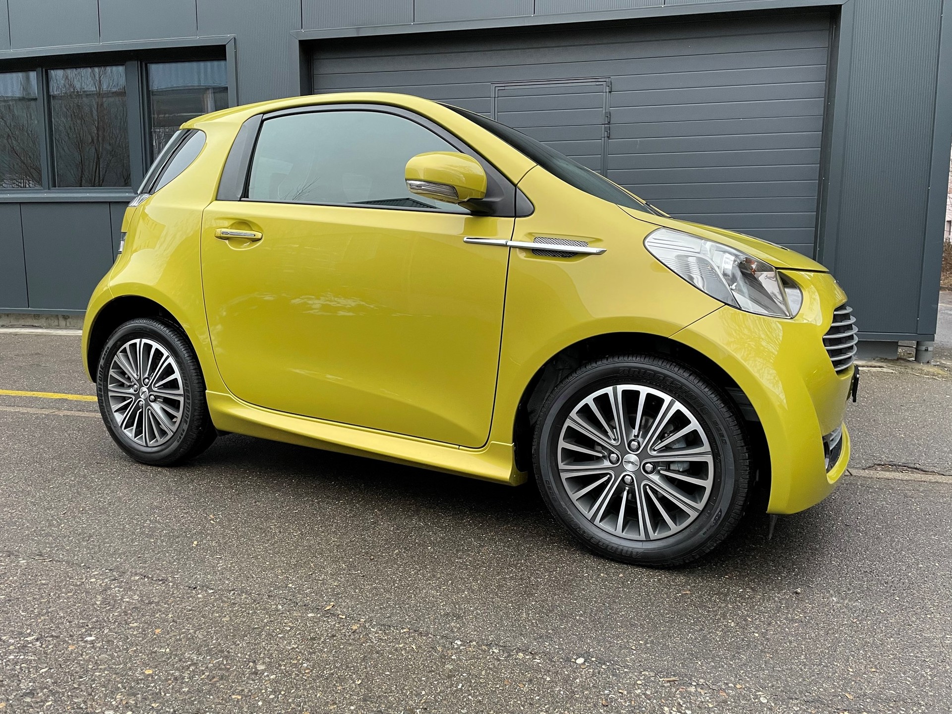 ASTON MARTIN Cygnet 1.33 Launch Ed.-showroom-element-1