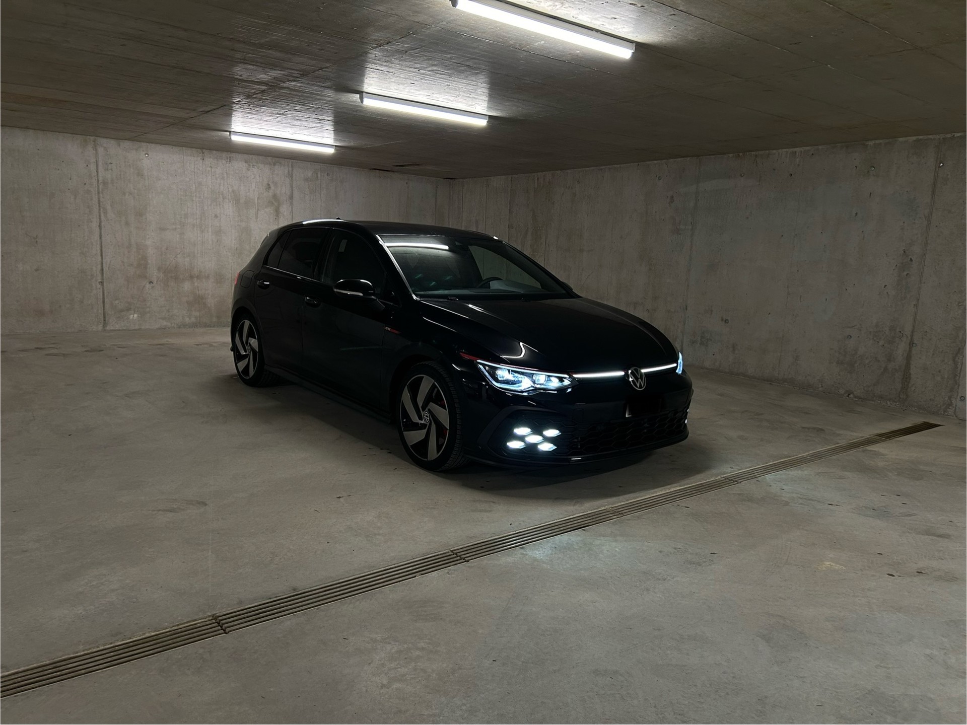 VW Golf 2.0 TSI GTI DSG-image-1