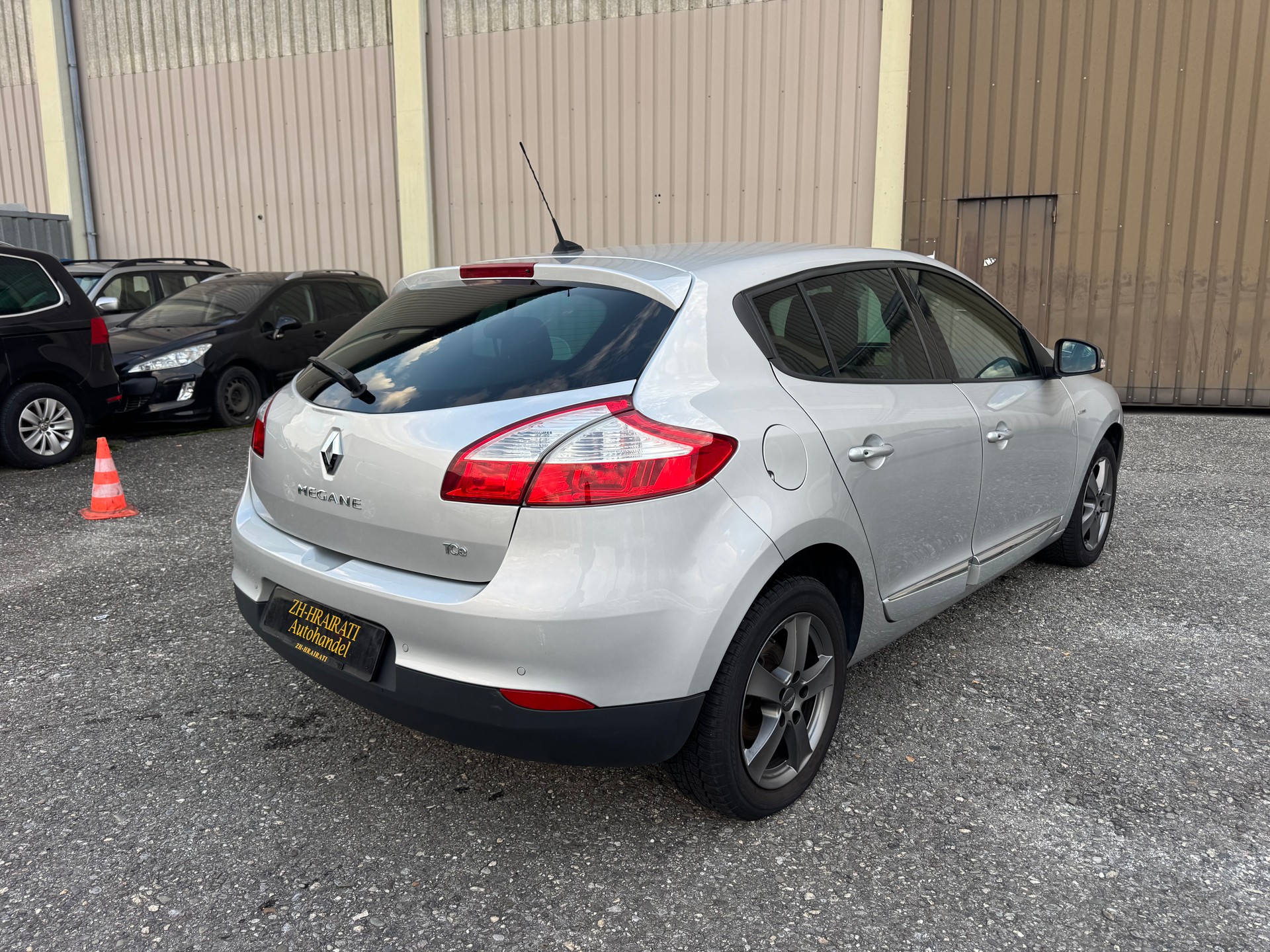 RENAULT Mégane 1.2 16V Turbo Swiss Edition EDC-image-6