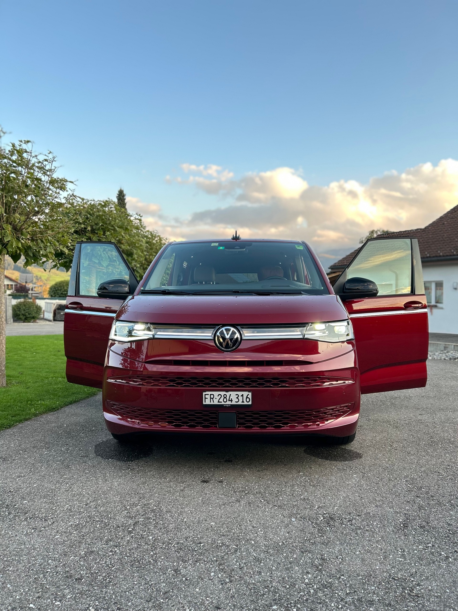 VW Multivan 2.0 TSI Style Liberty DSG Lang-image-2