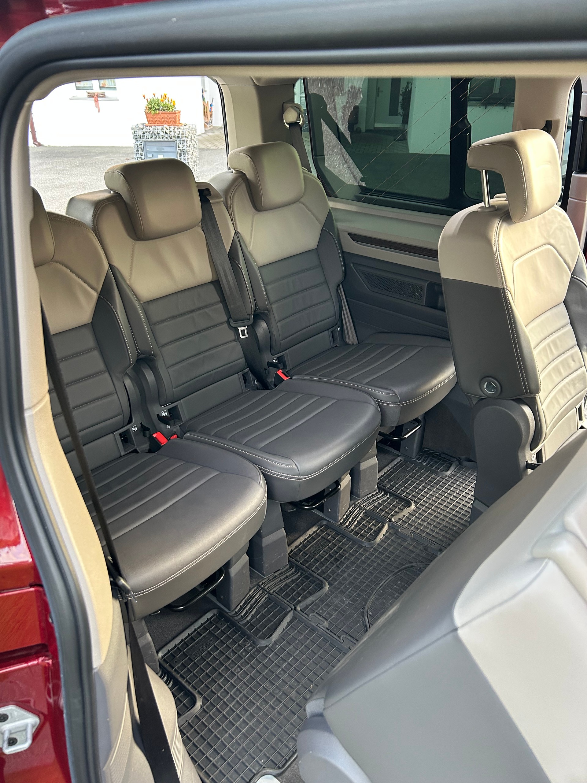 VW Multivan 2.0 TSI Style Liberty DSG Lang-image-14