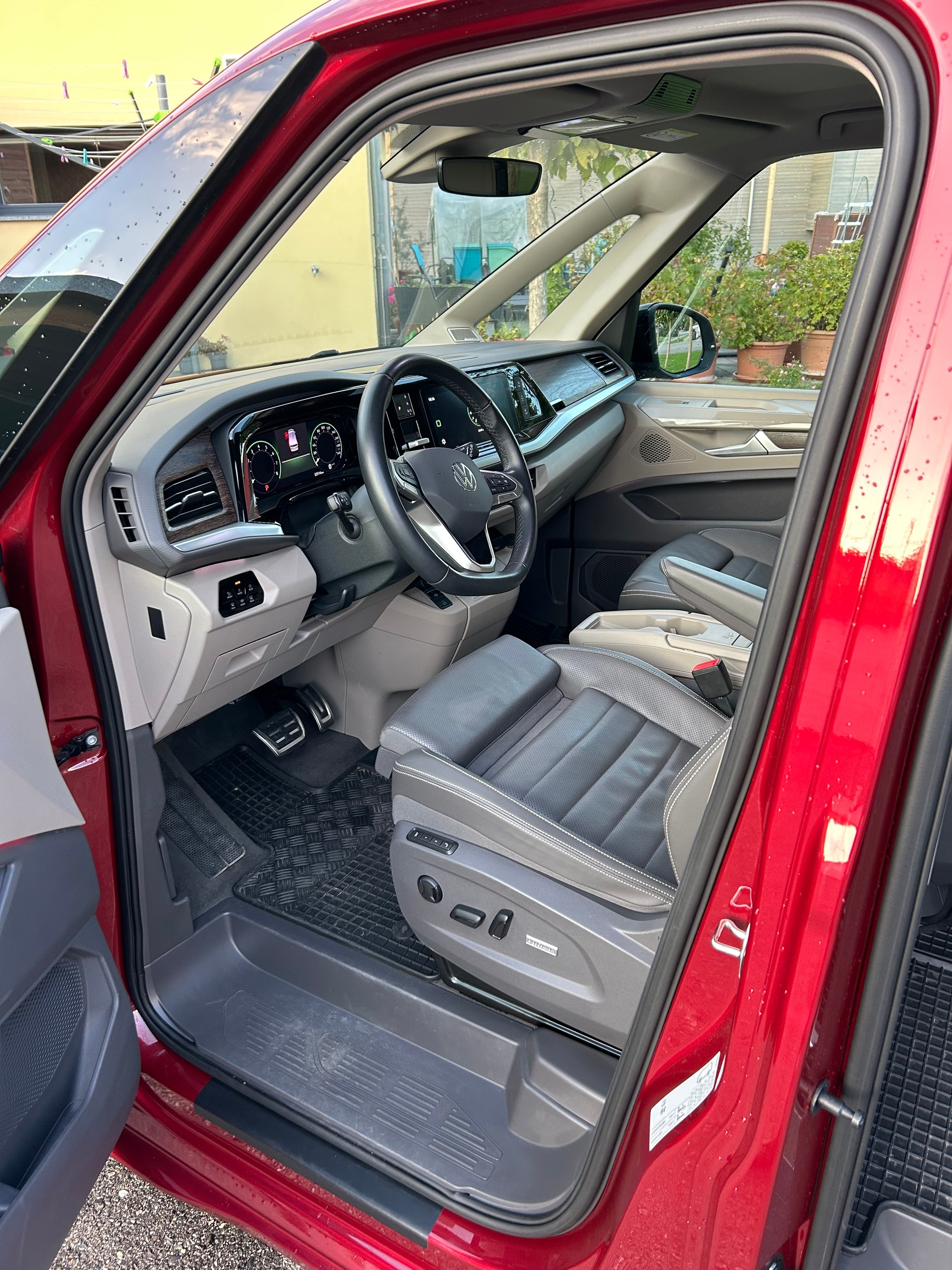 VW Multivan 2.0 TSI Style Liberty DSG Lang-image-5