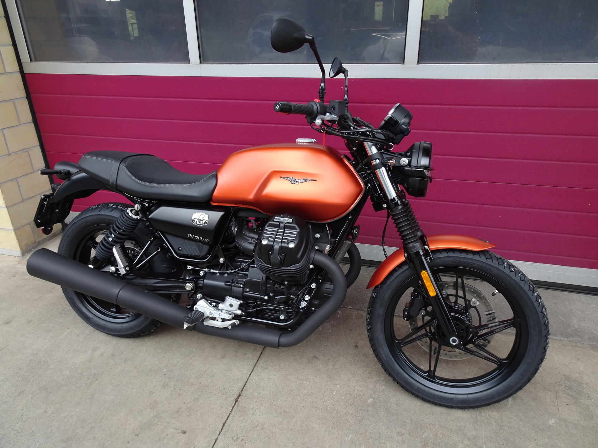MOTO GUZZI V7 IV 850 Stone-image-2