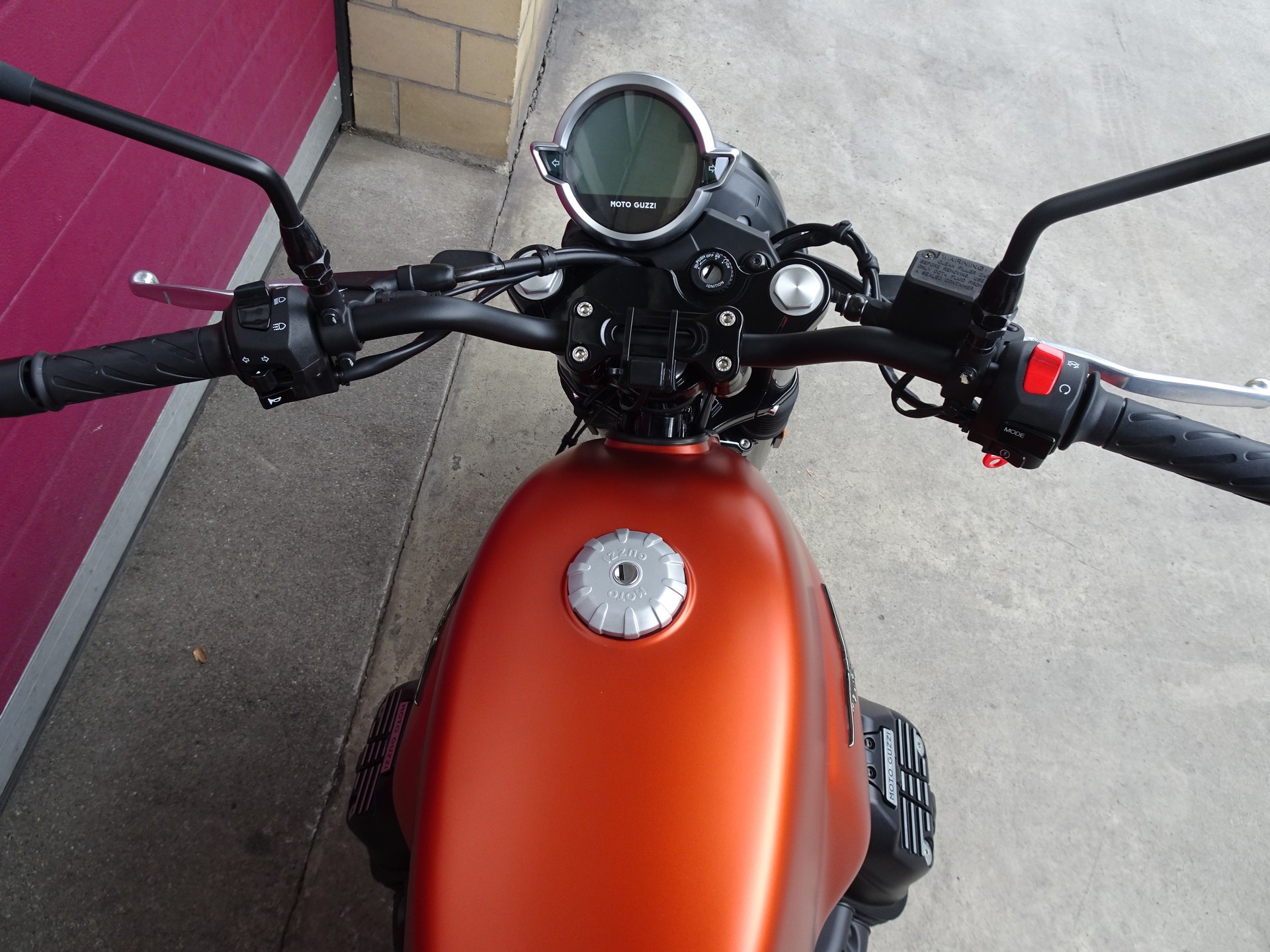 MOTO GUZZI V7 IV 850 Stone-image-5